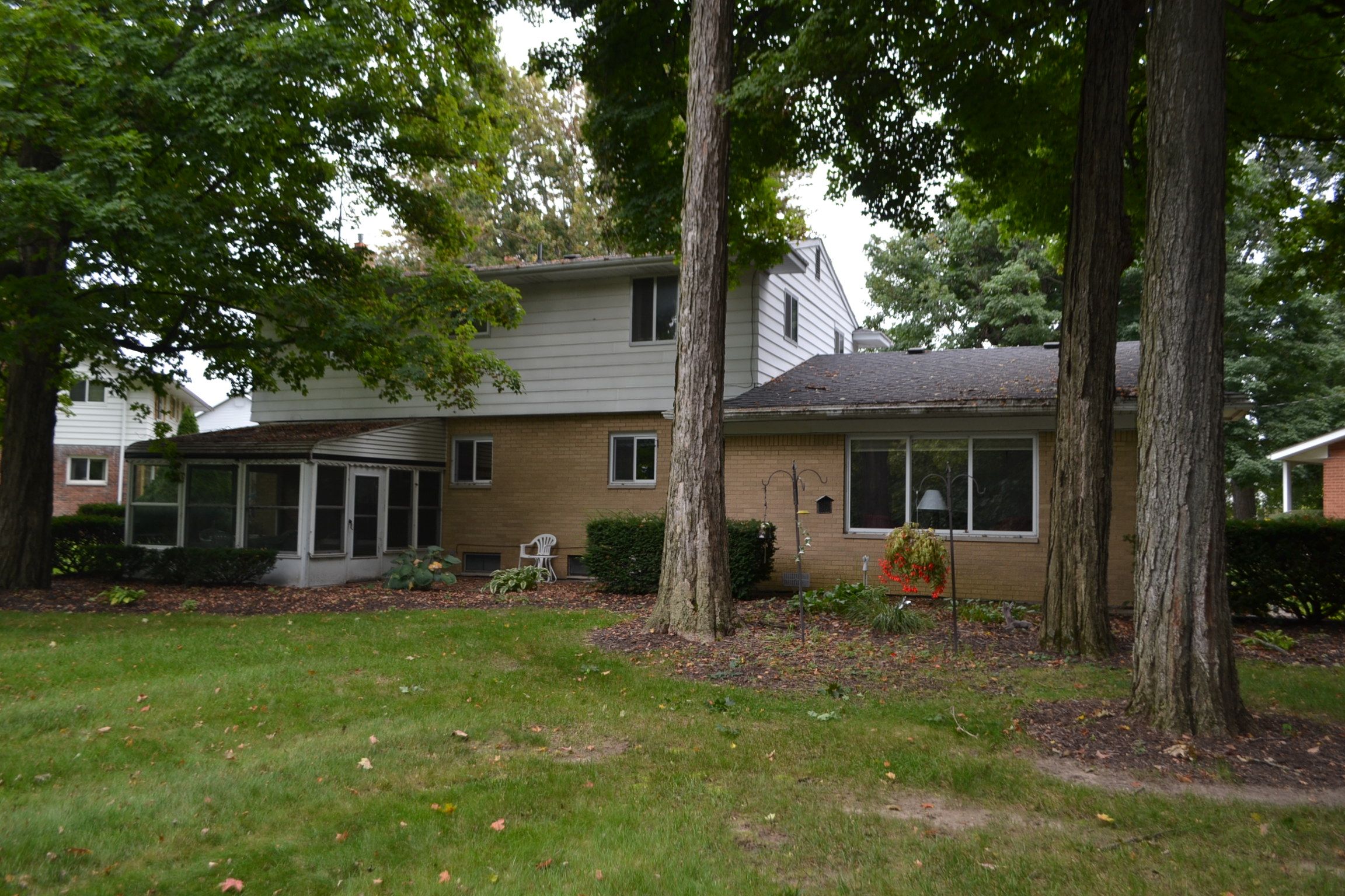 2114 KINGSWOOD Drive