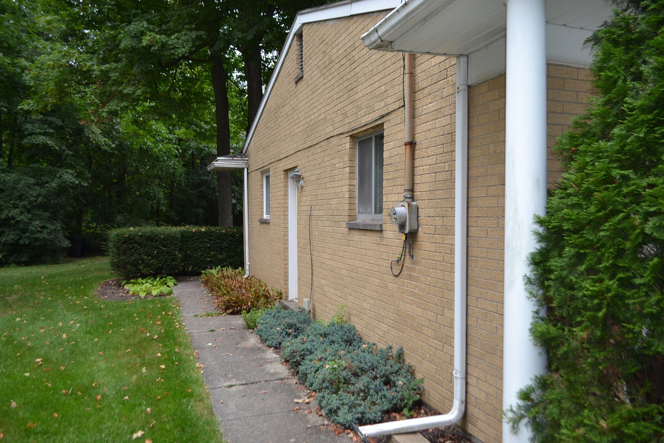 2114 KINGSWOOD Drive