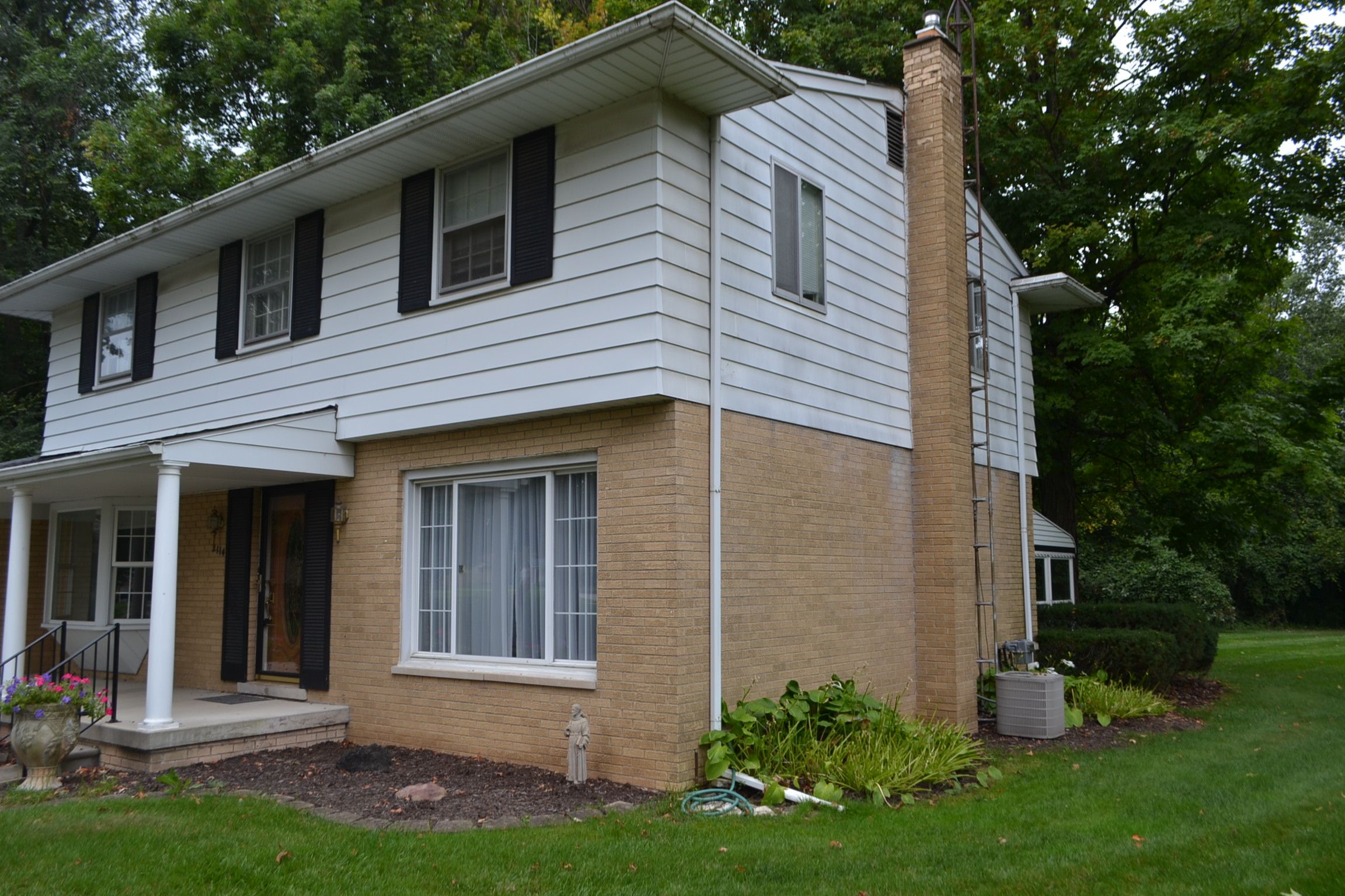 2114 KINGSWOOD Drive