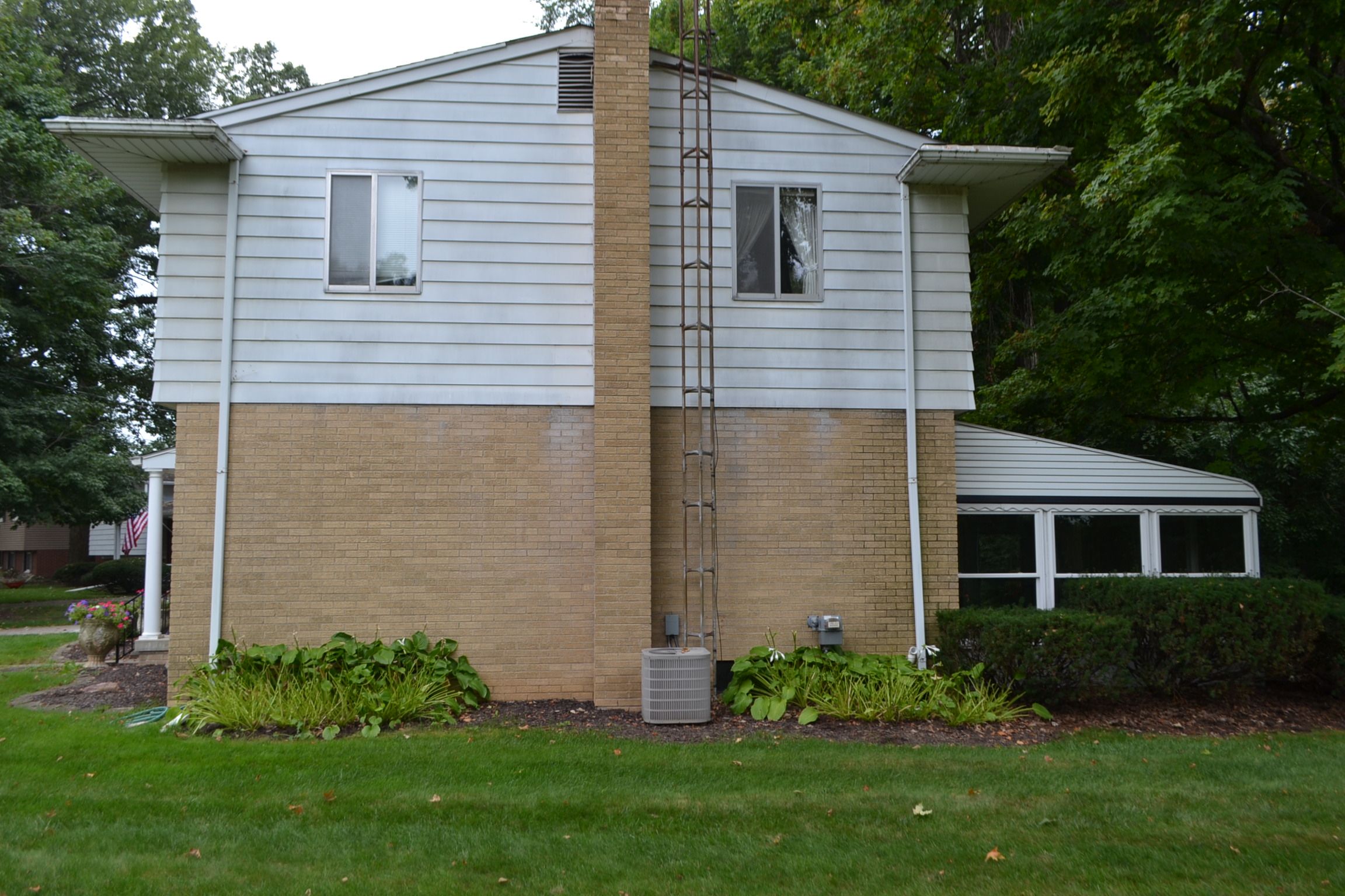 2114 KINGSWOOD Drive