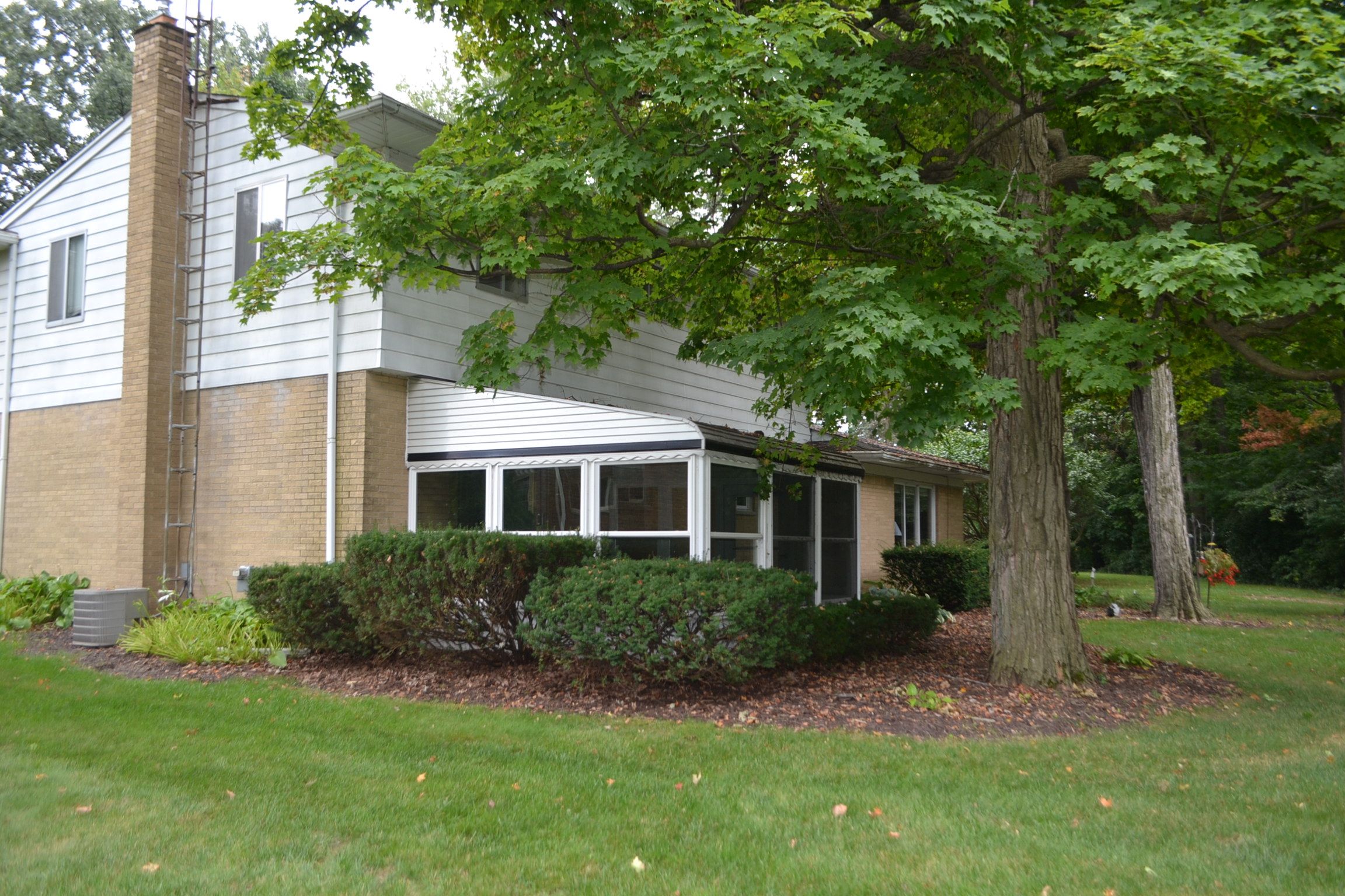 2114 KINGSWOOD Drive