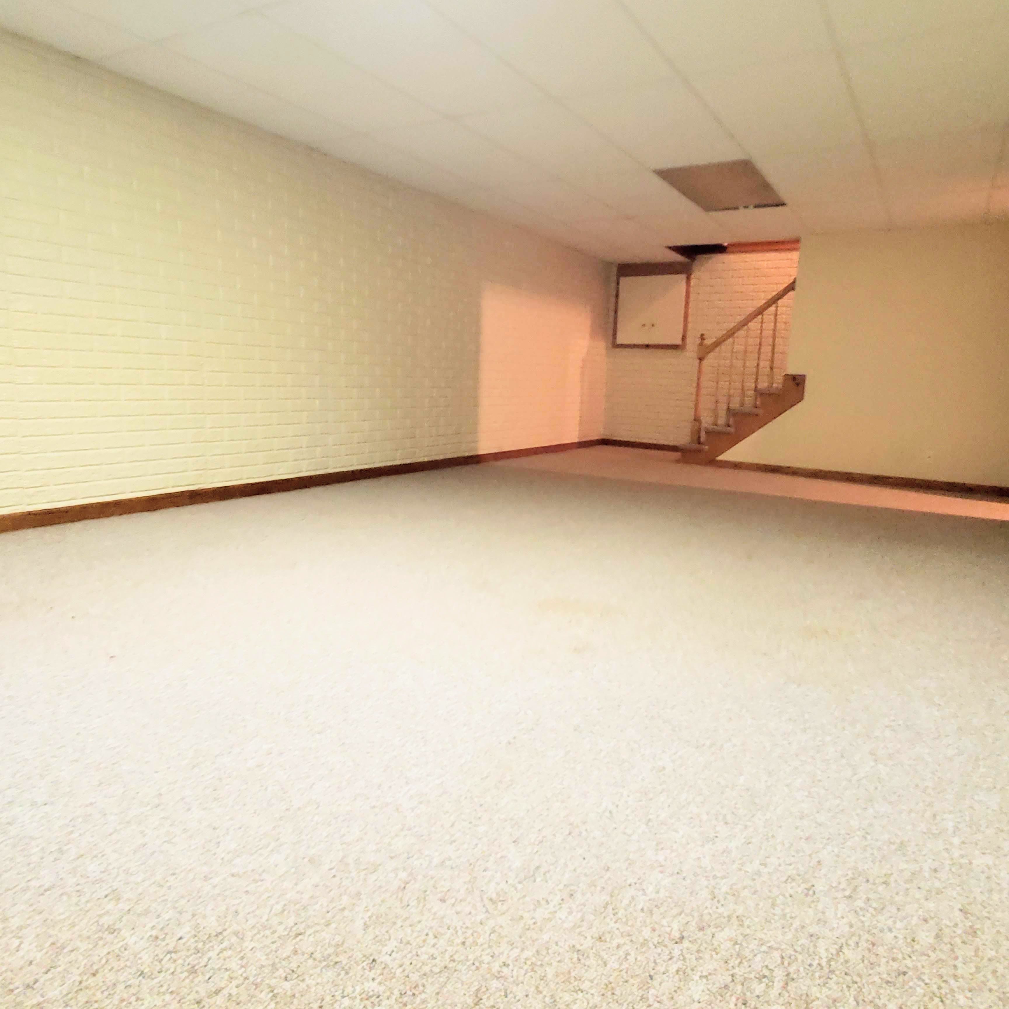 469 GROVELAND Drive