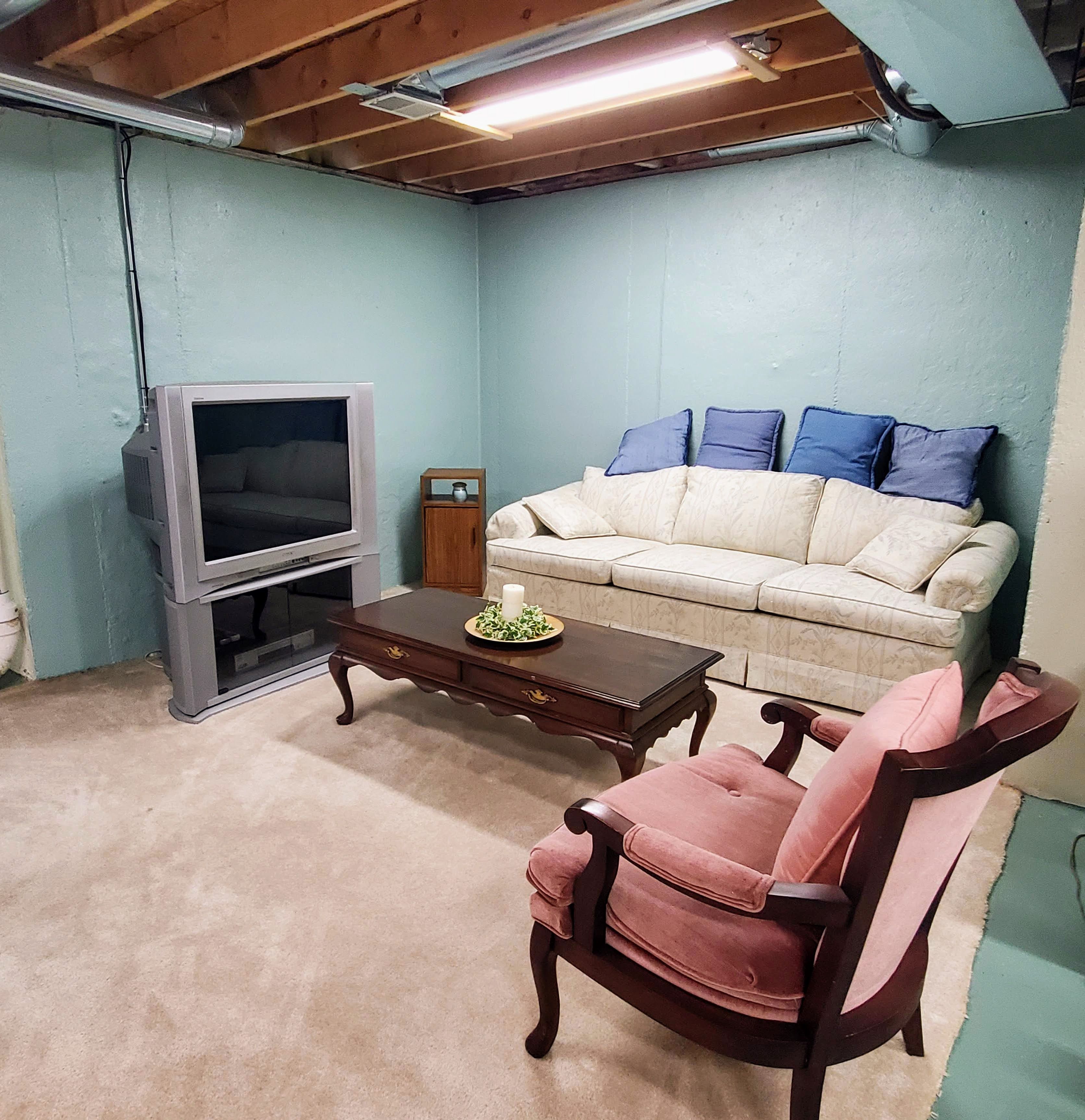 3030 FALCON Drive