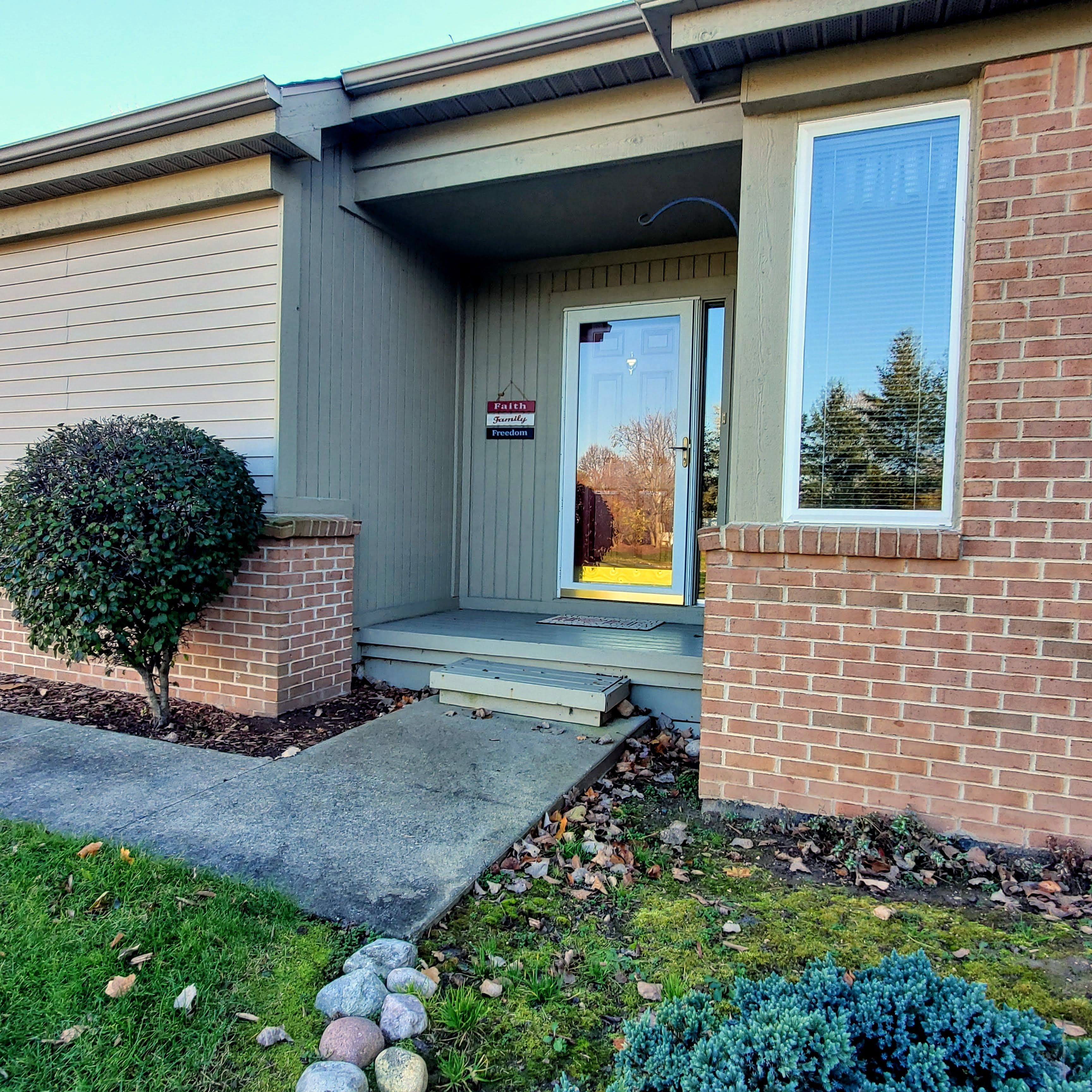 3030 FALCON Drive