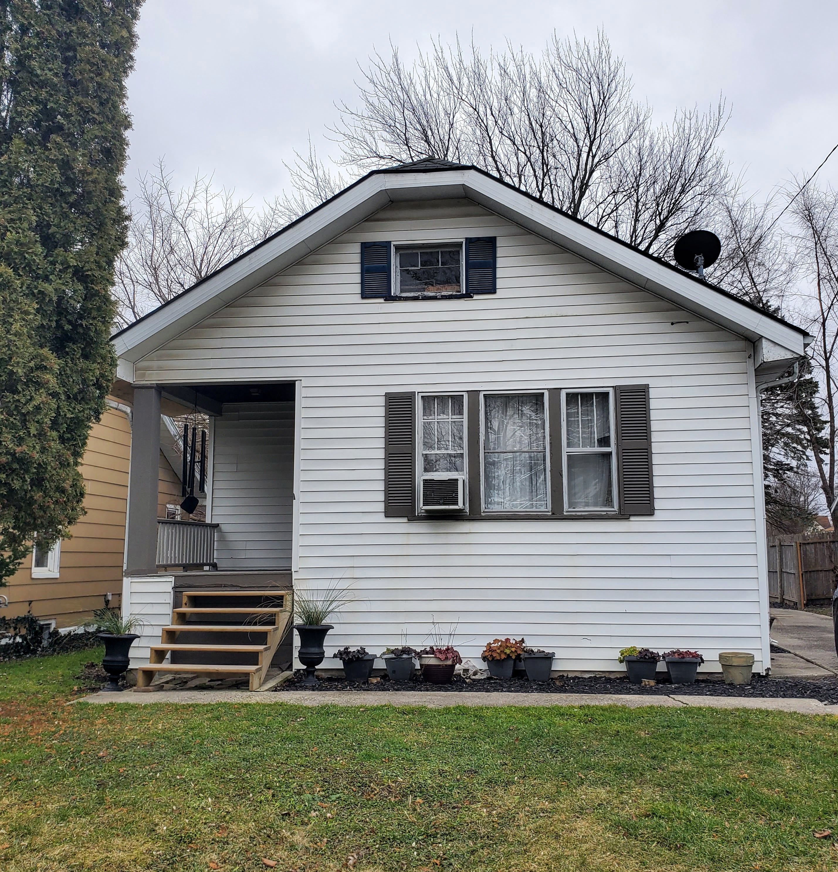 2476 BELLEVUE Street