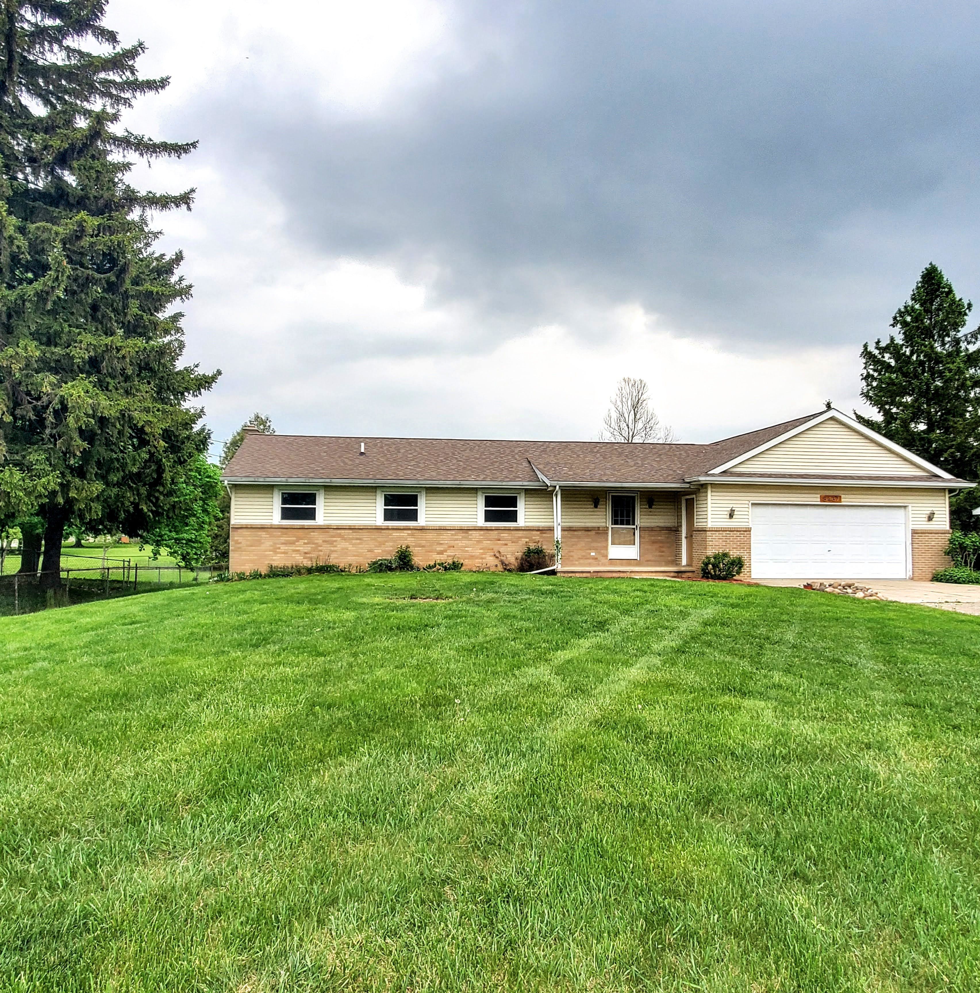 5437 E HILL Road