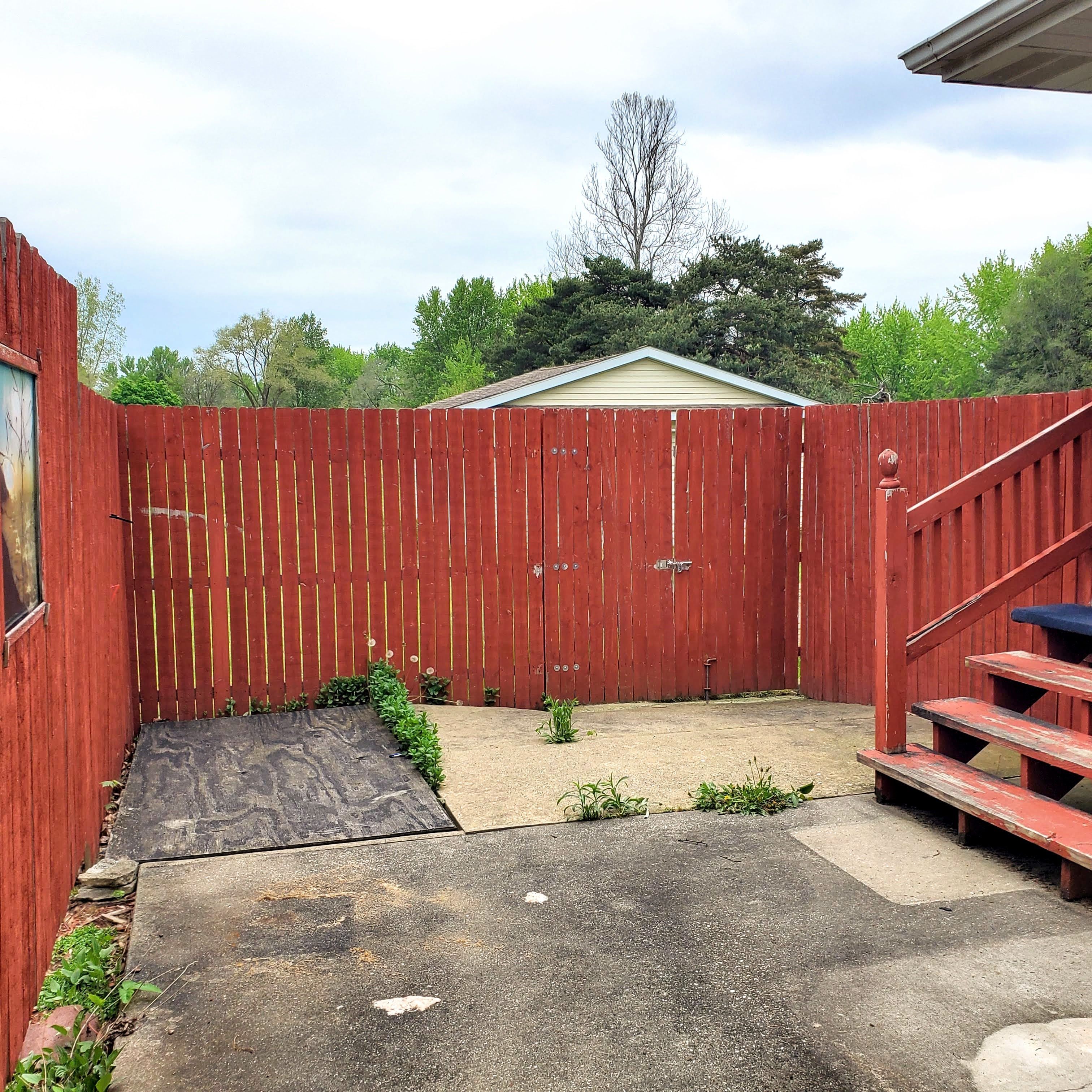 5437 E HILL Road