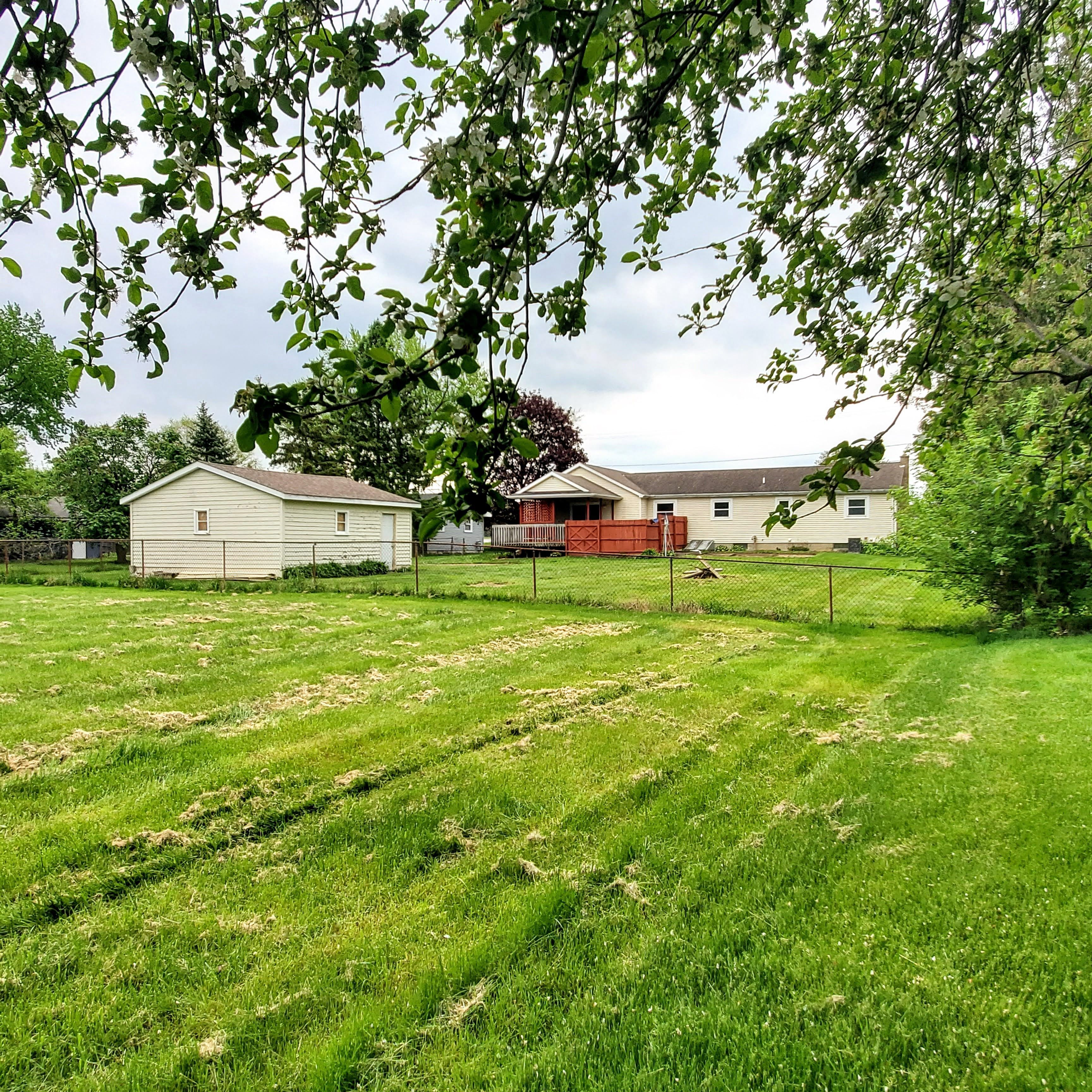 5437 E HILL Road