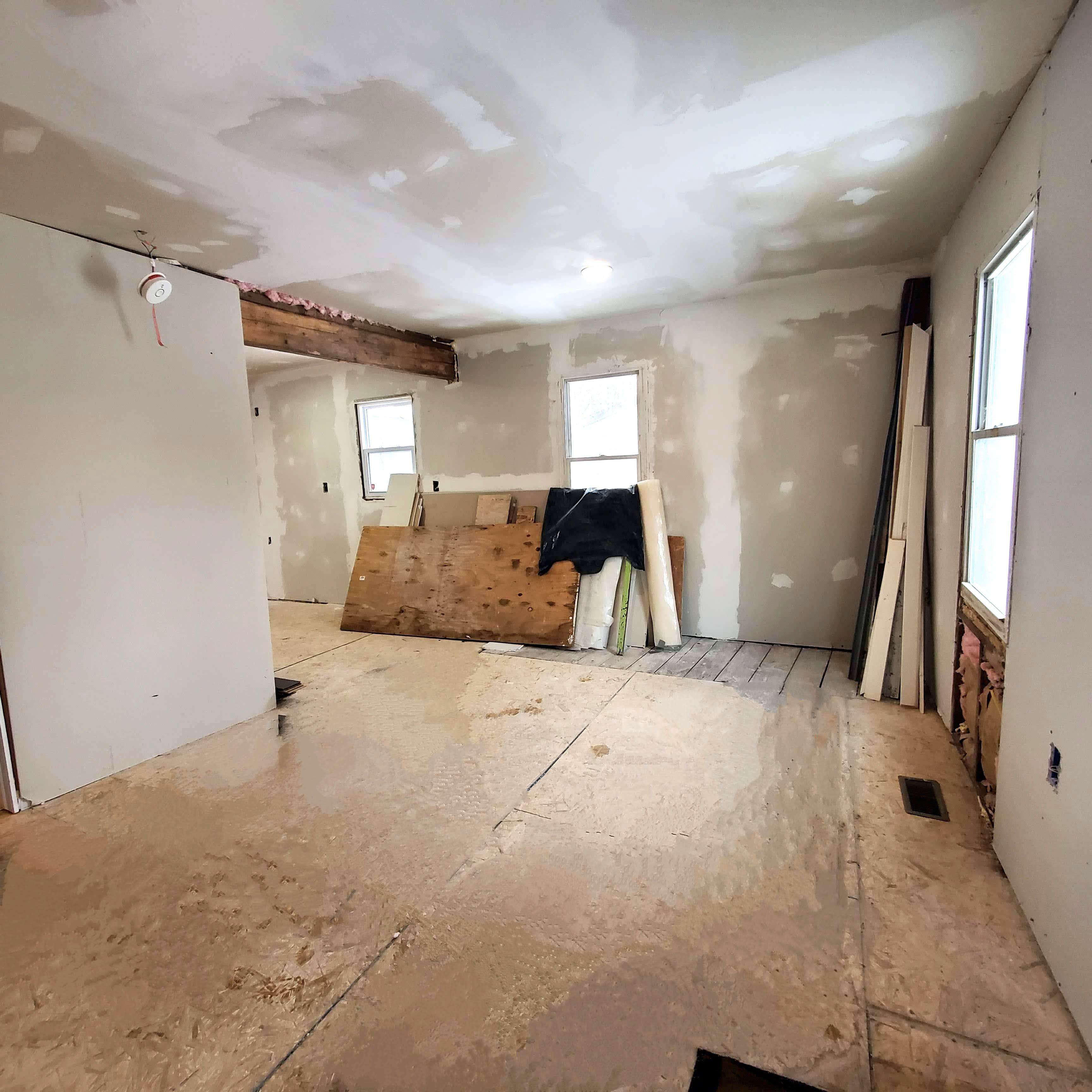 1033 W BOATFIELD Avenue
