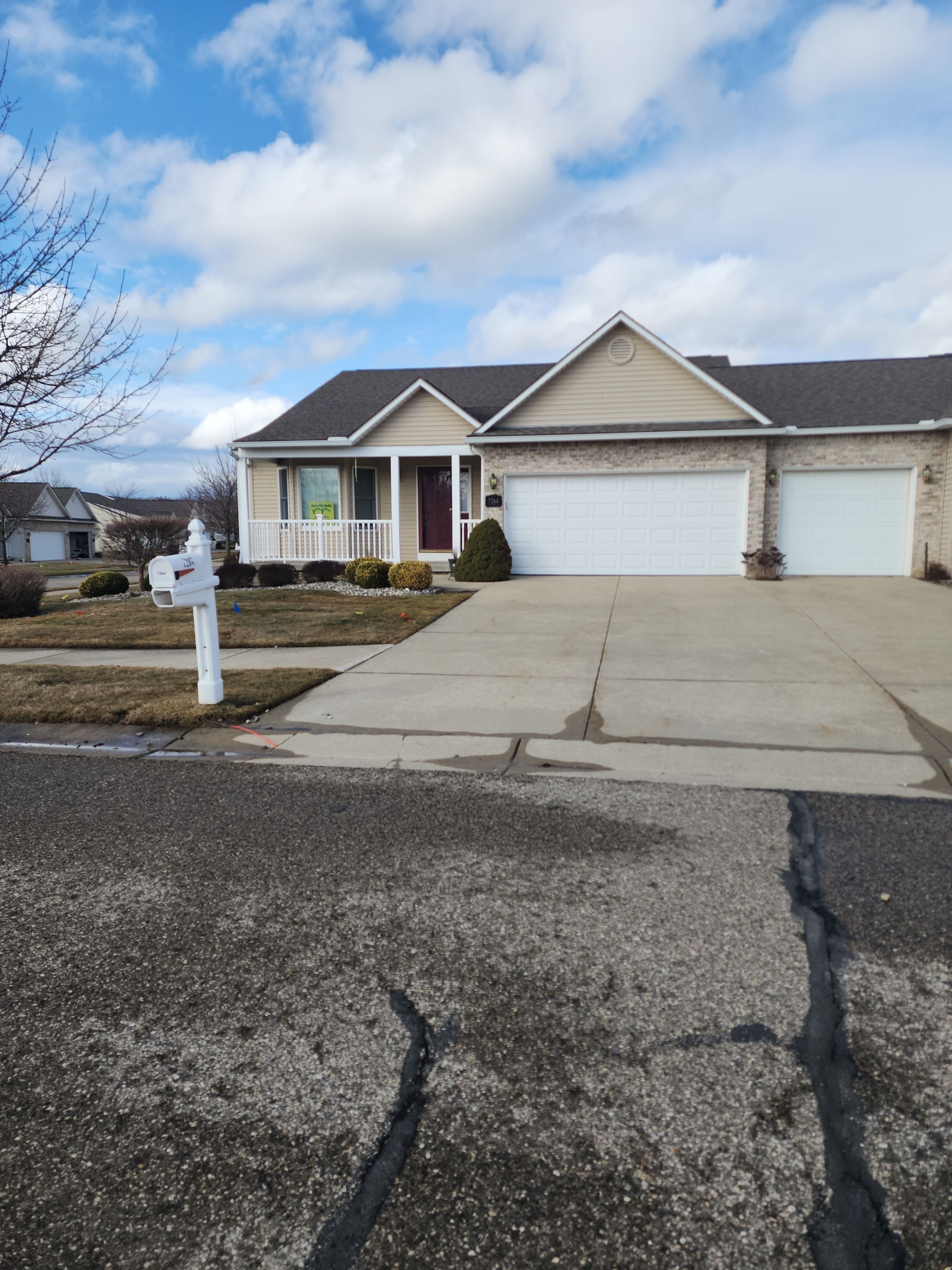 7264 MAPLECREST Circle 26
