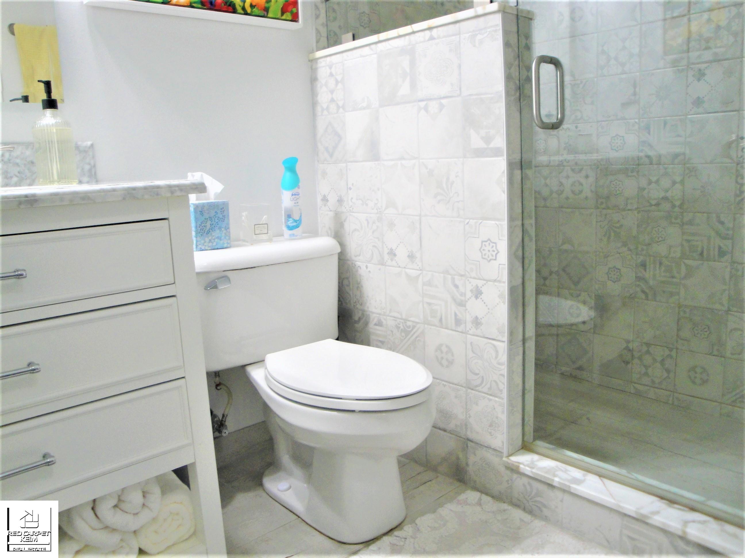 9463 Parkwood North Boulevard Apt C Unit: Bldg 2 Apt C