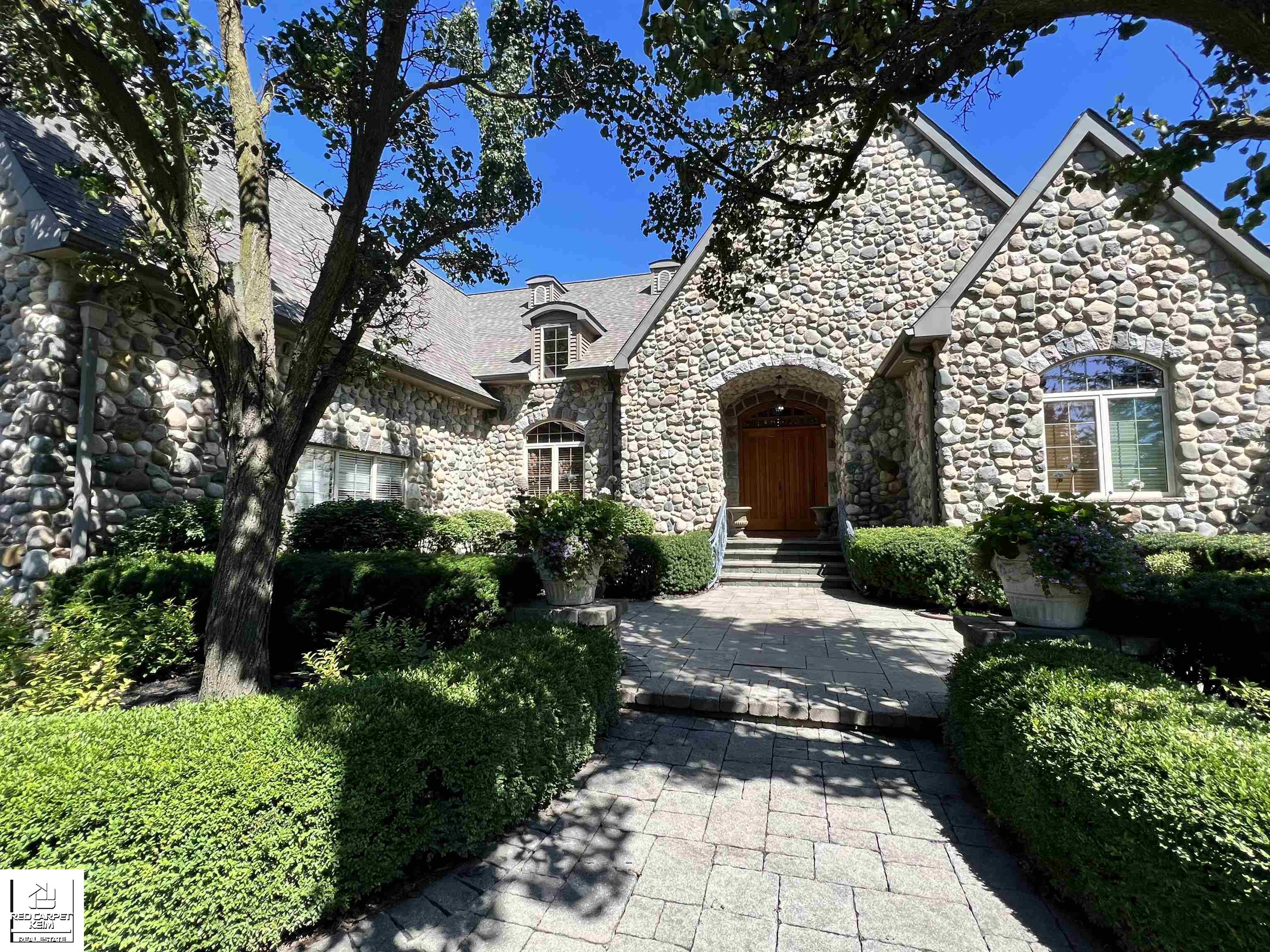 2209 Lily Court