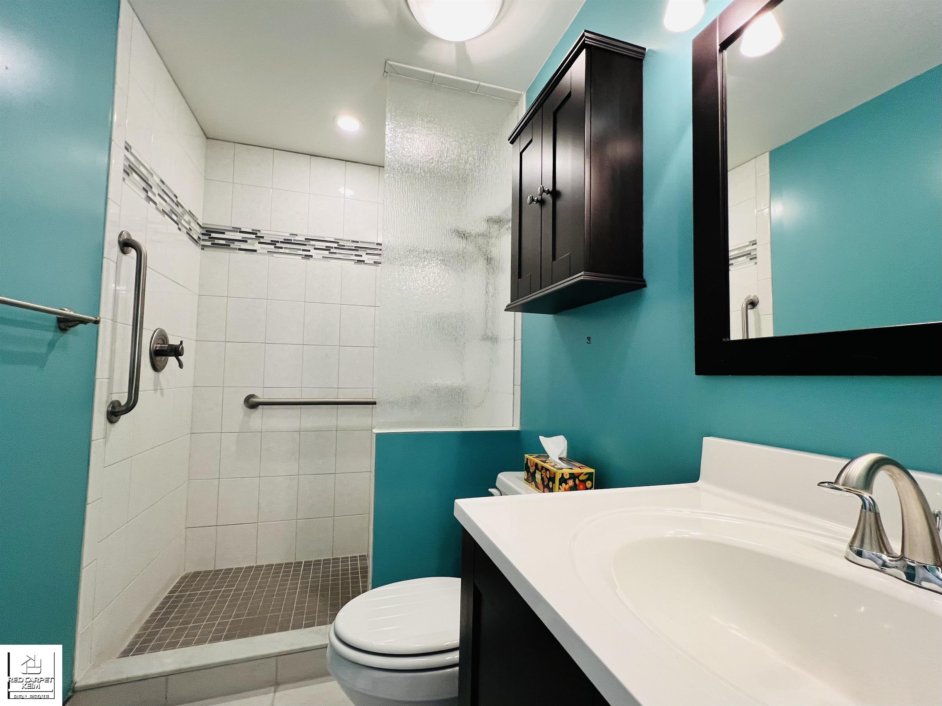 1023 S Dayton Street Apt A Unit: Bldg 18 Apt A