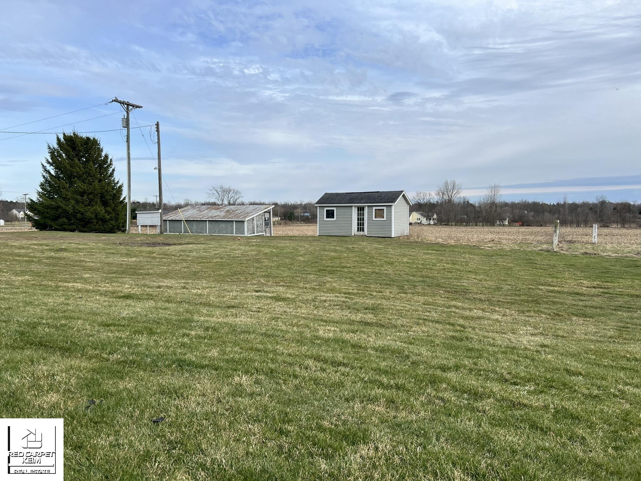 4951 N Lake Road