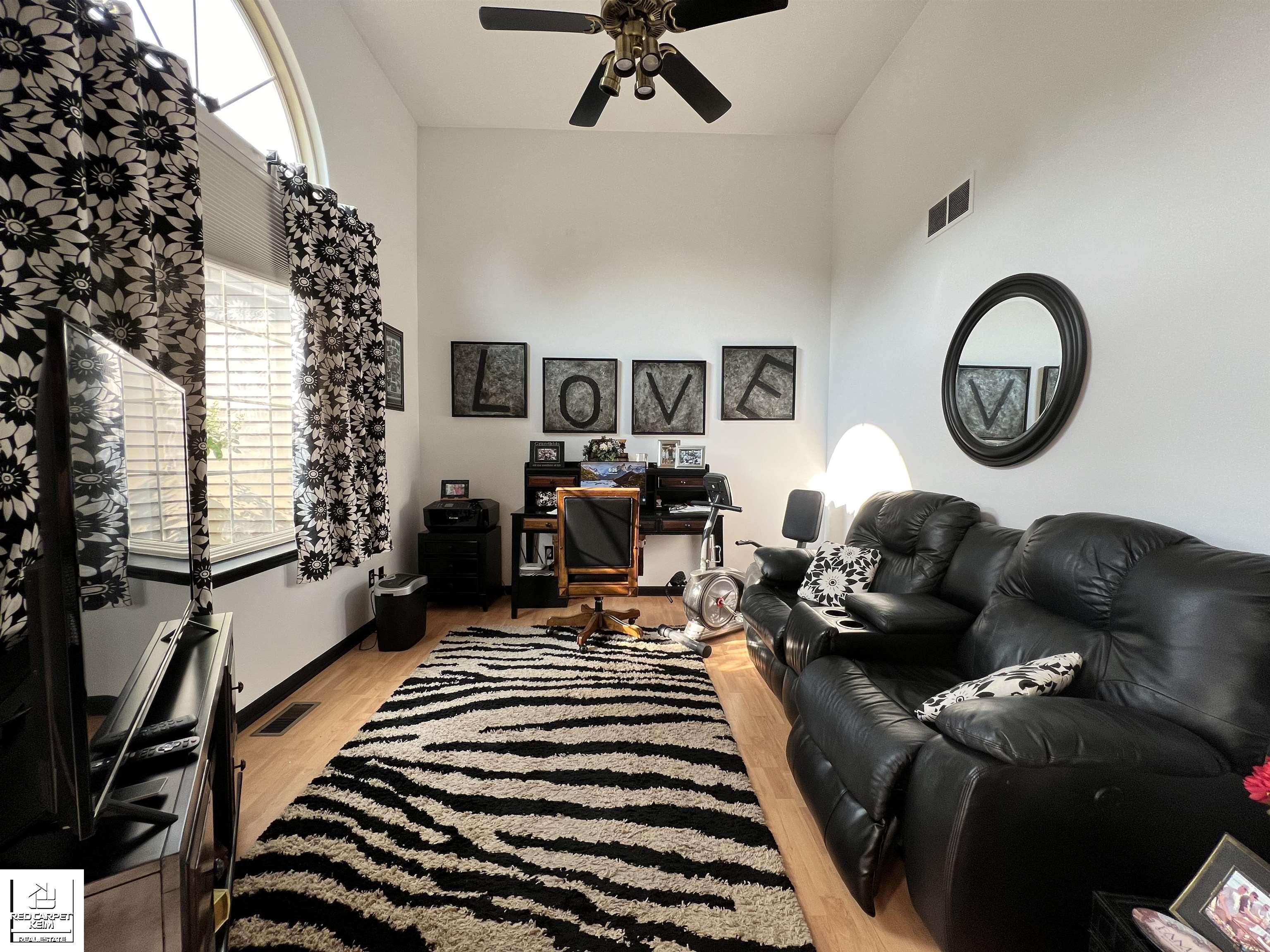 604 Carriage Way