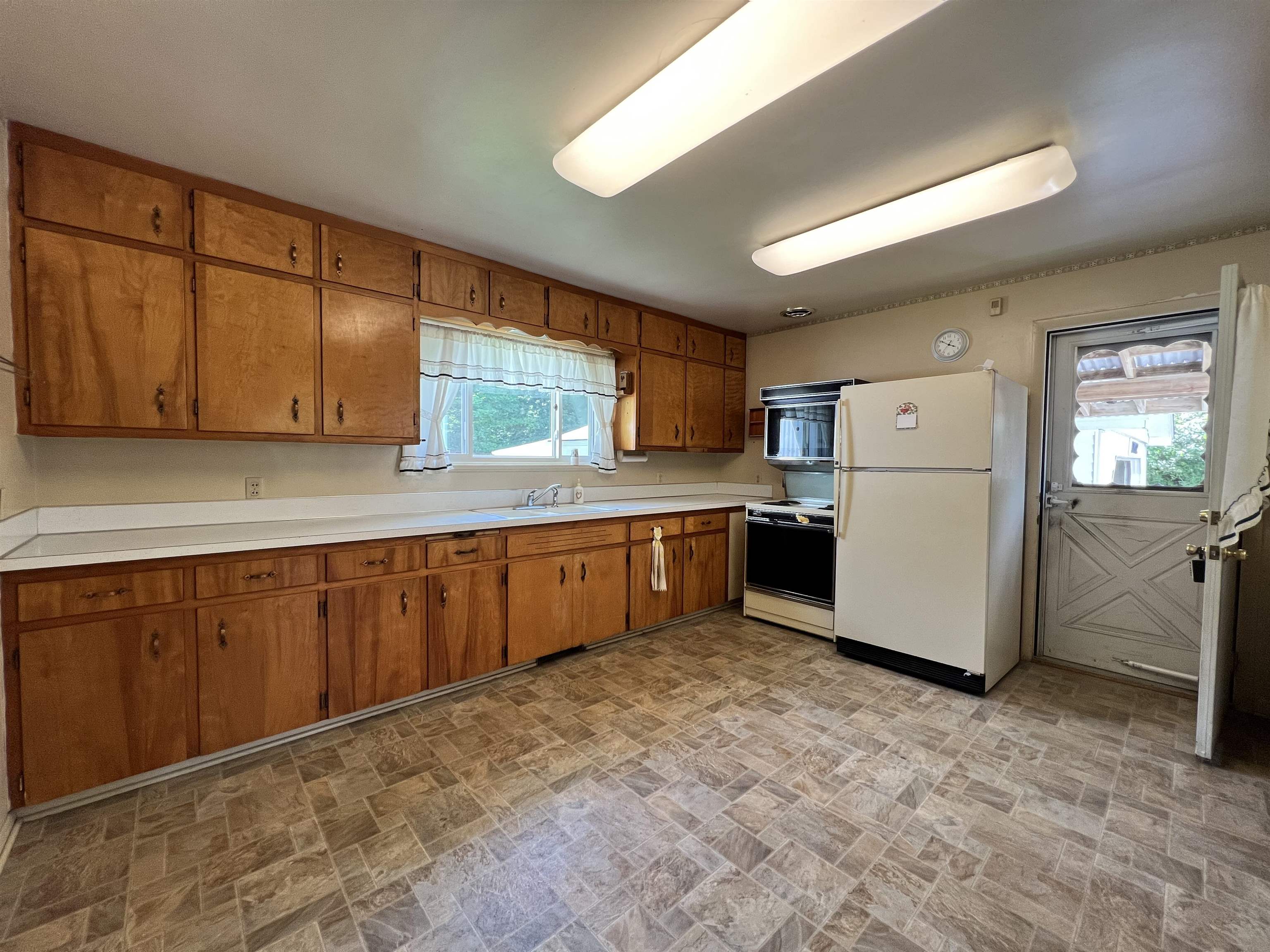 11402 E Potter Road