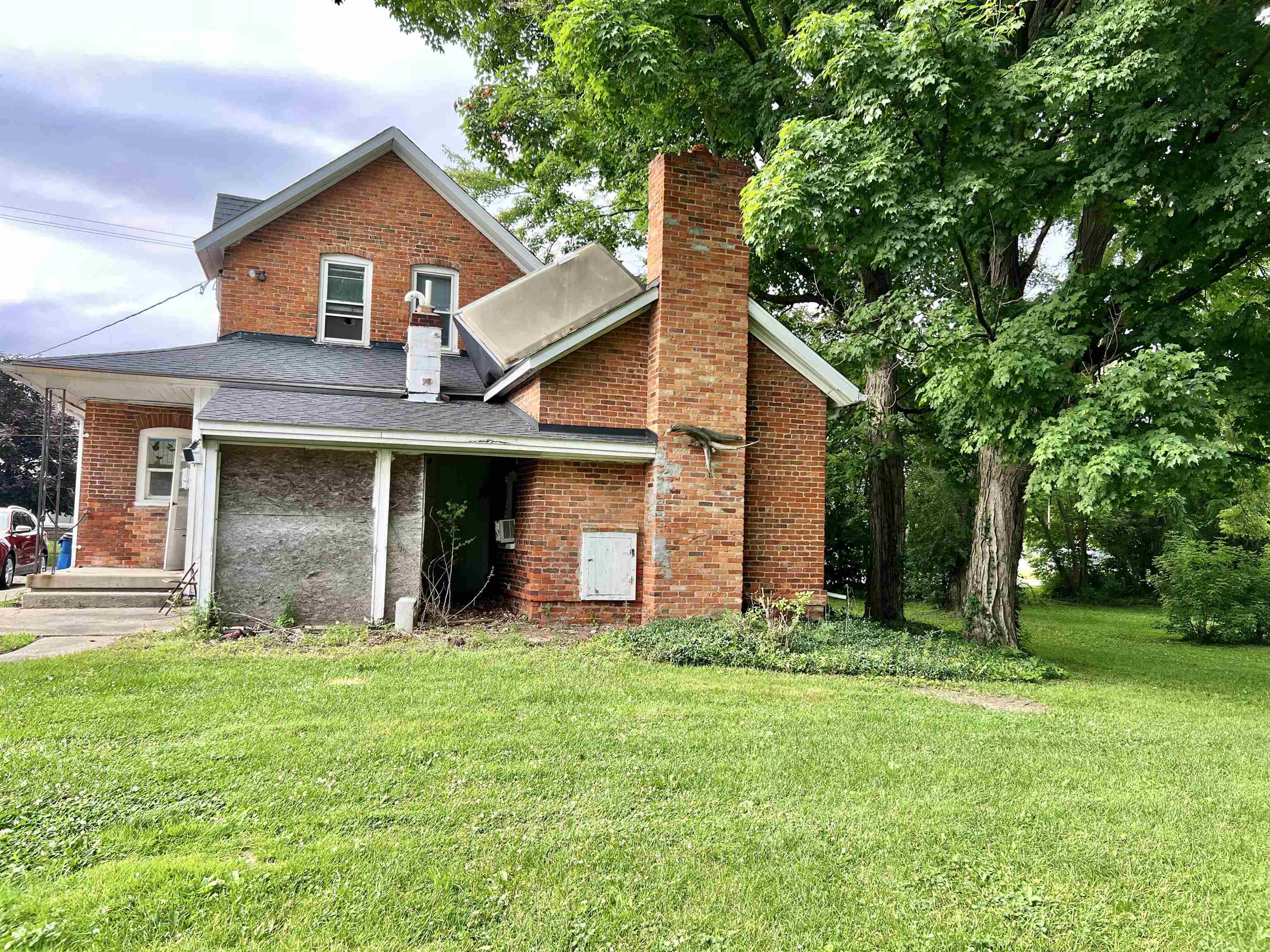 218 E Rising Street