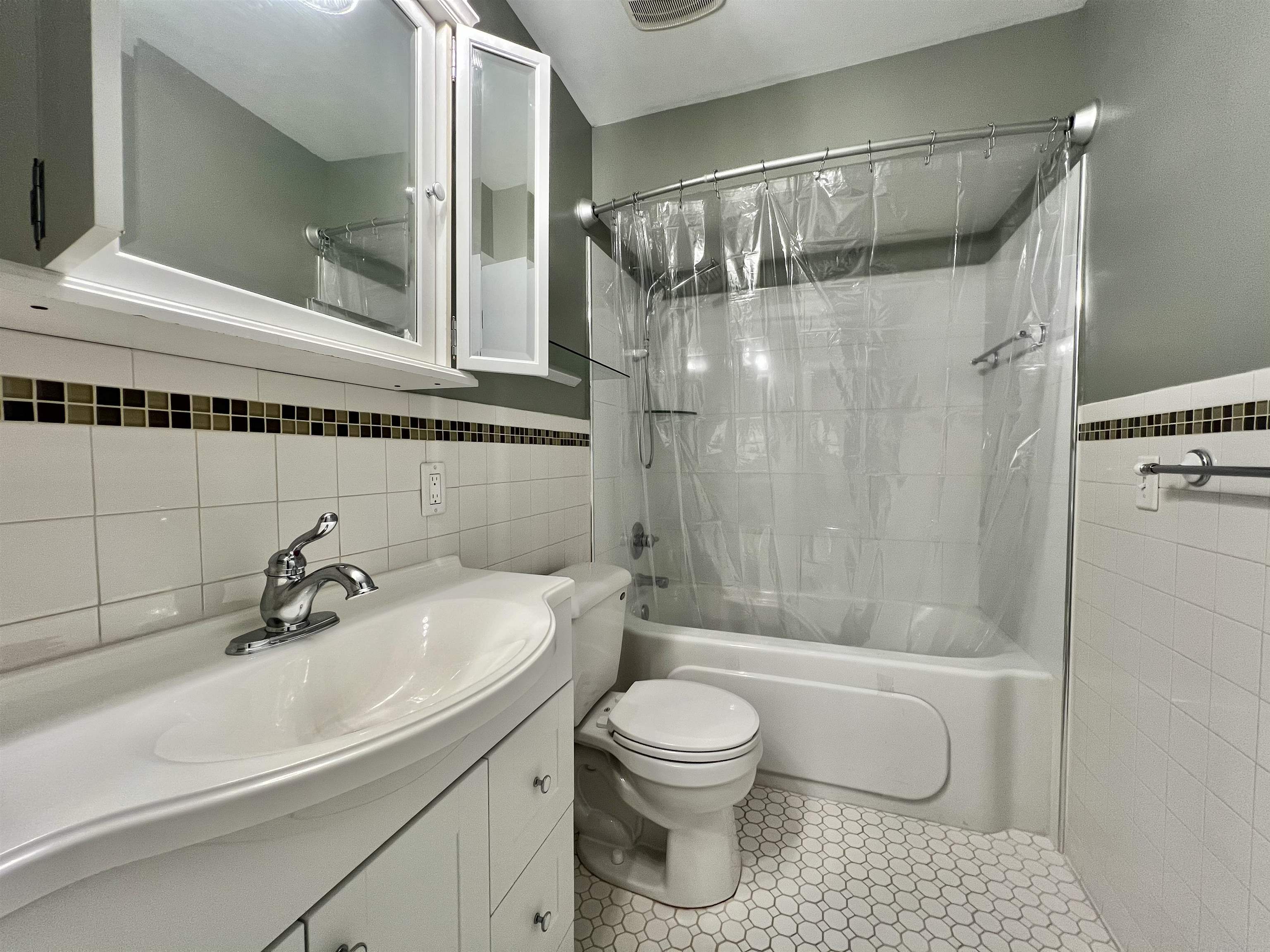 1130 Leisure Drive Apt 21 Unit: Building F Apt 21