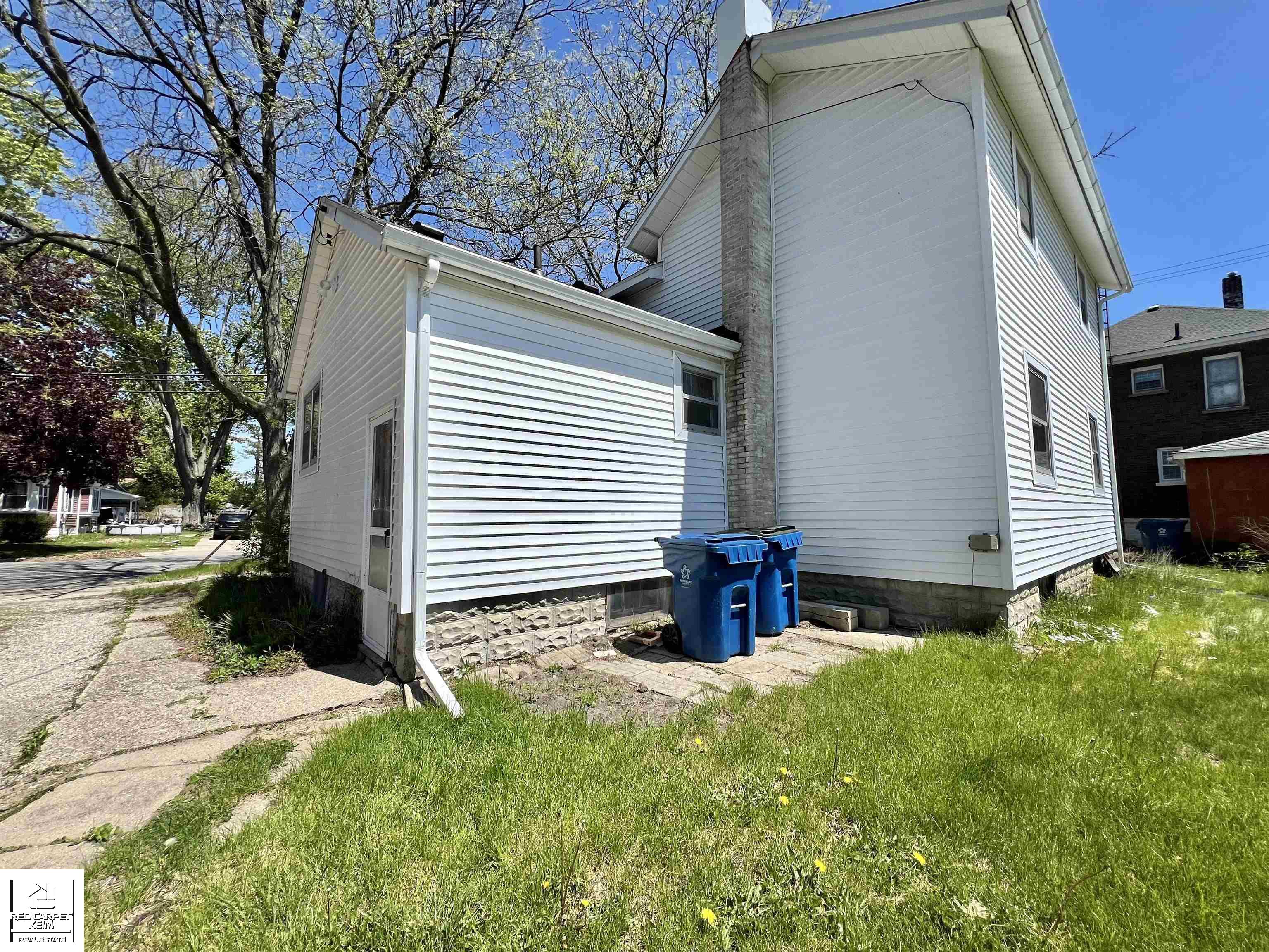 107 W Second Street