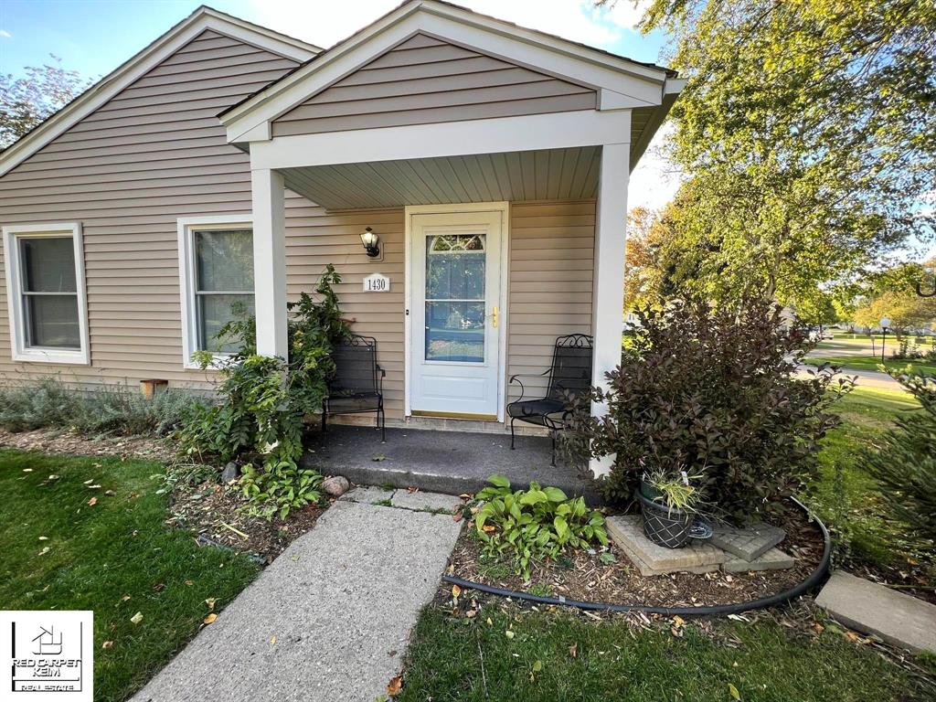 1430 Hobnail
