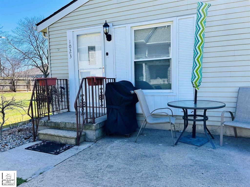 1023 S Dayton