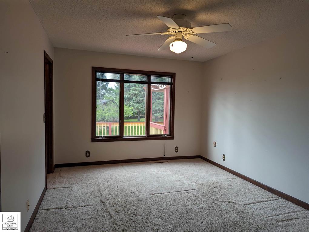5926 White Creek