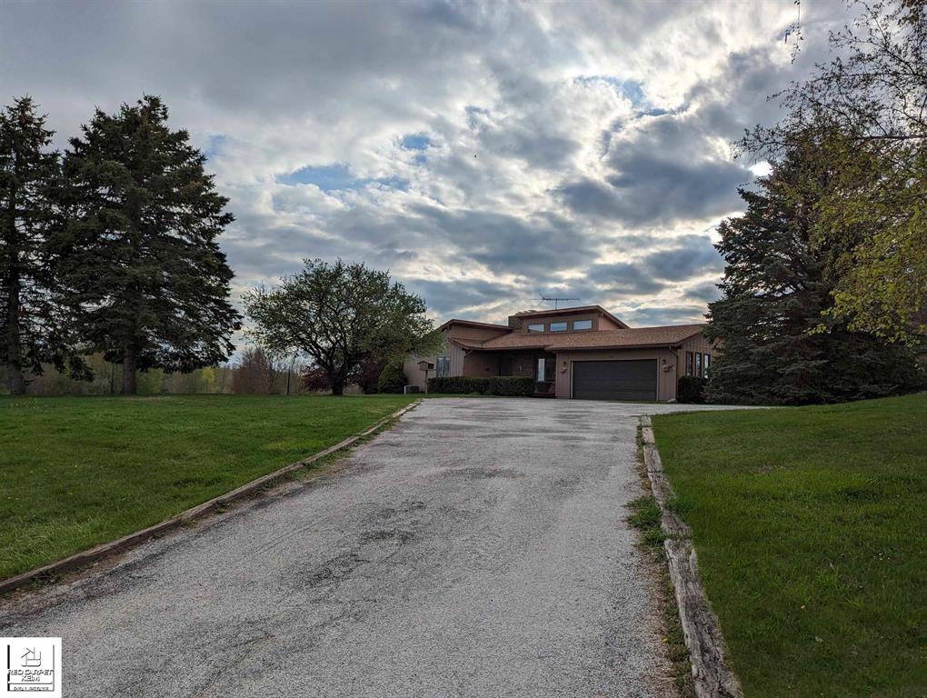 5926 White Creek