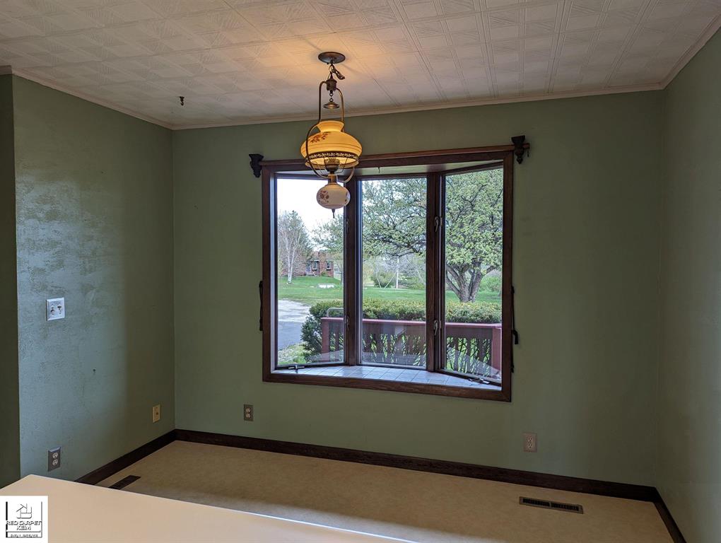 5926 White Creek