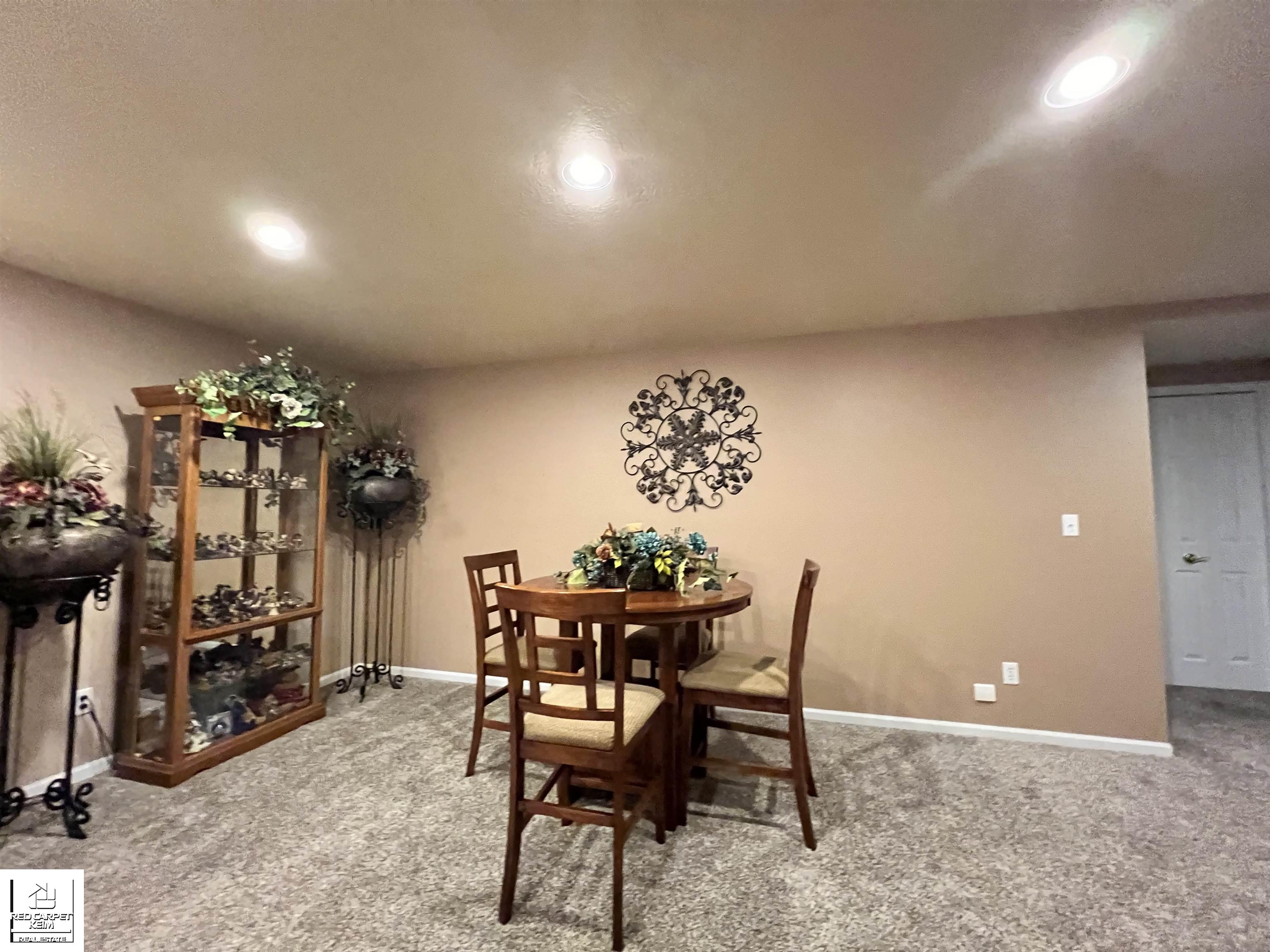 604 Carriage Way