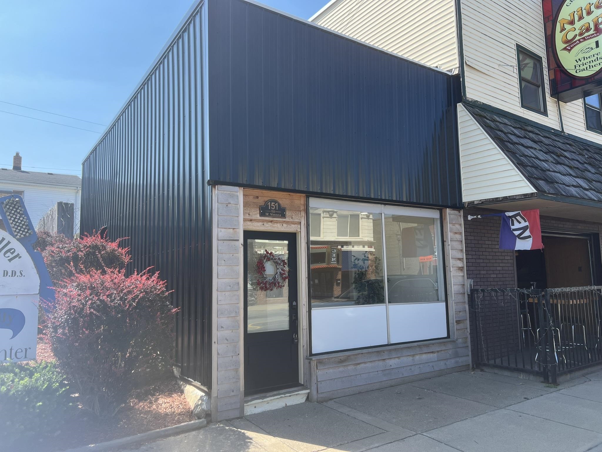 151 W Vienna Street