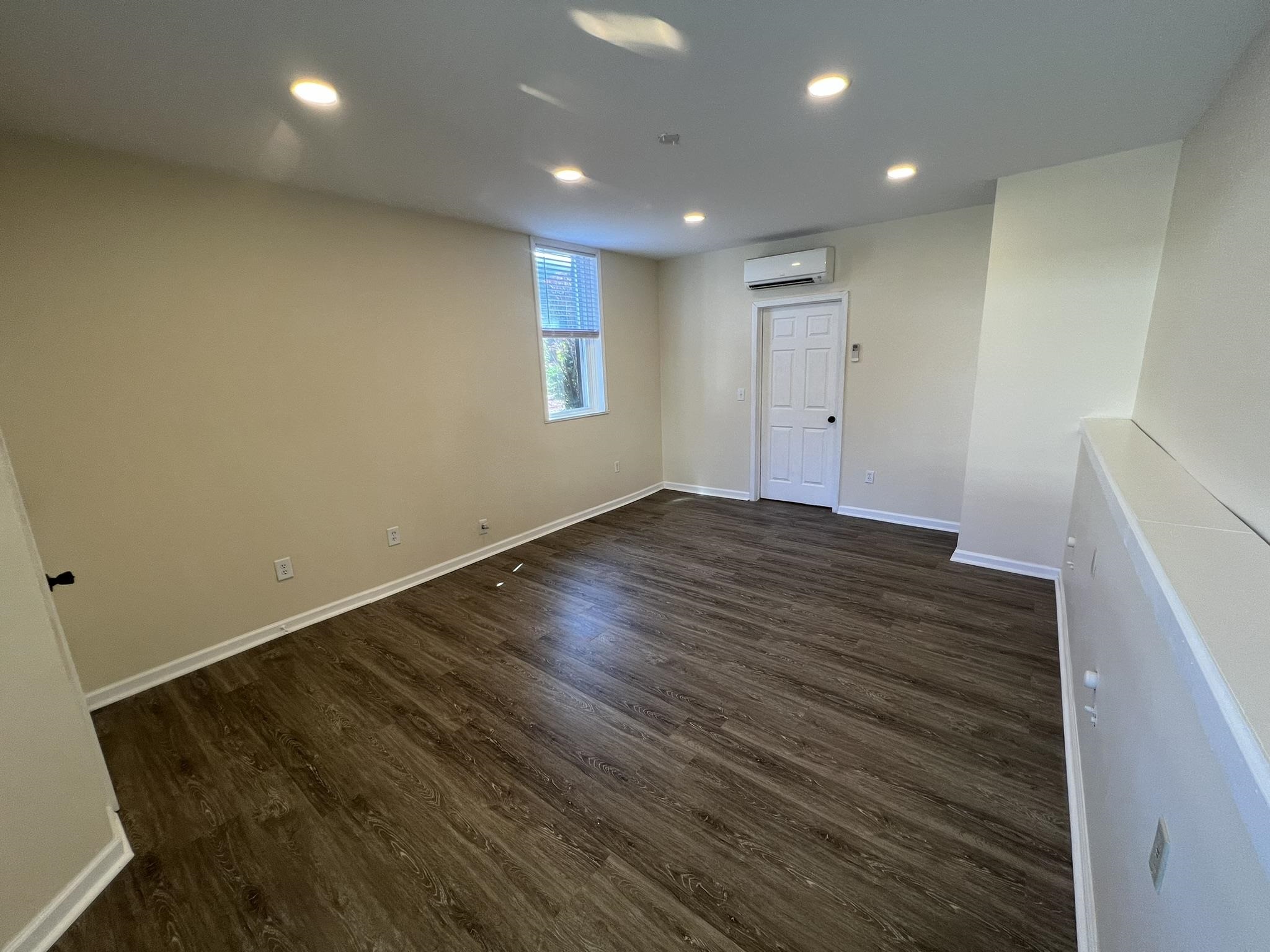 151 W Vienna Street