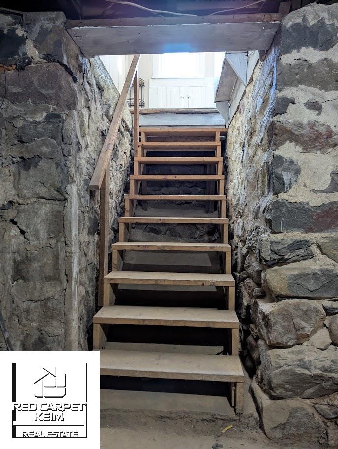 131 W 2nd Street
