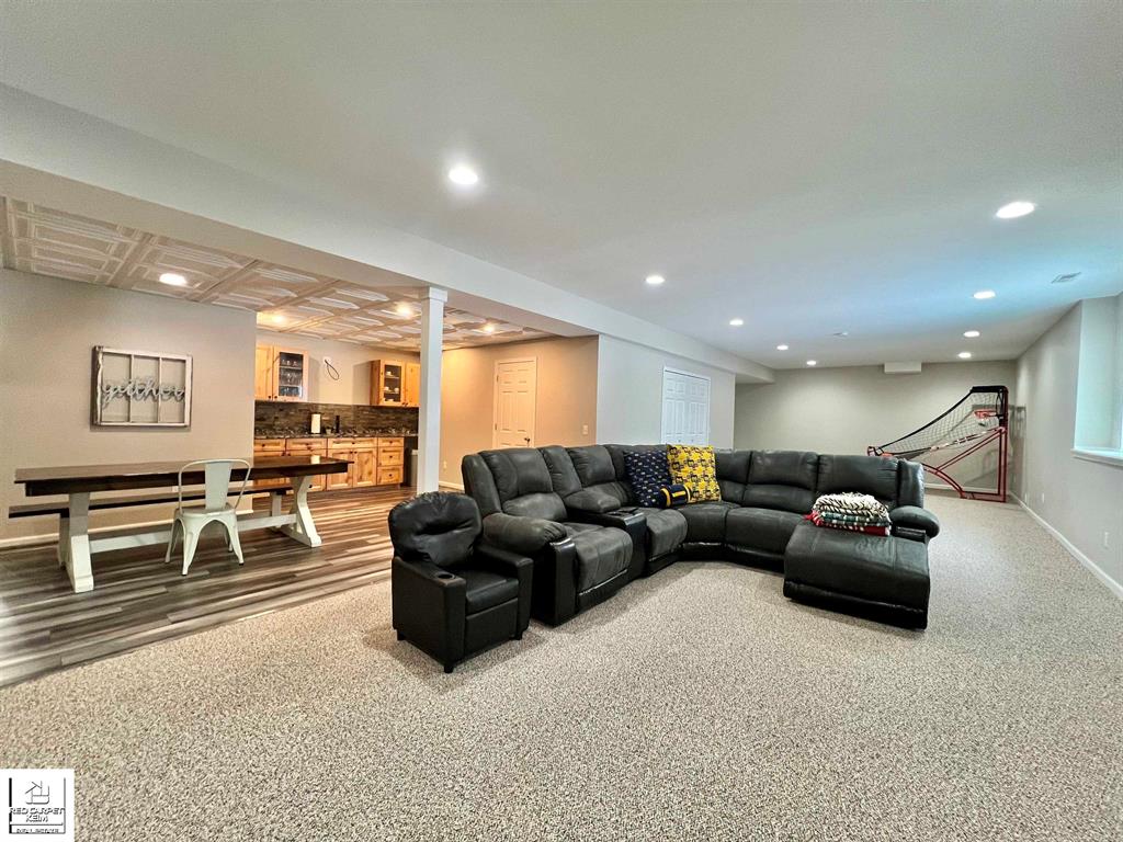 8333 Oak Ridge Drive