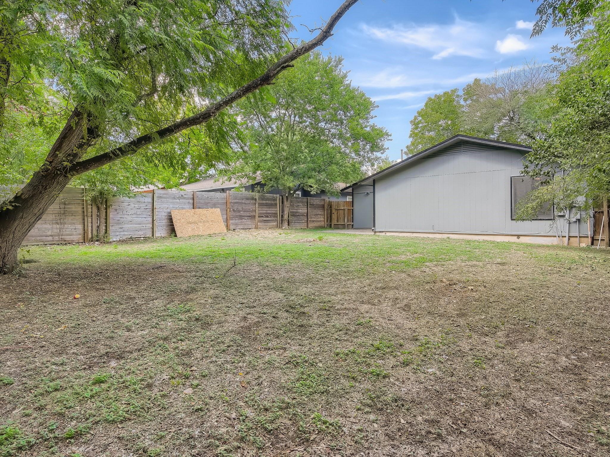 2503 Lakehurst DR