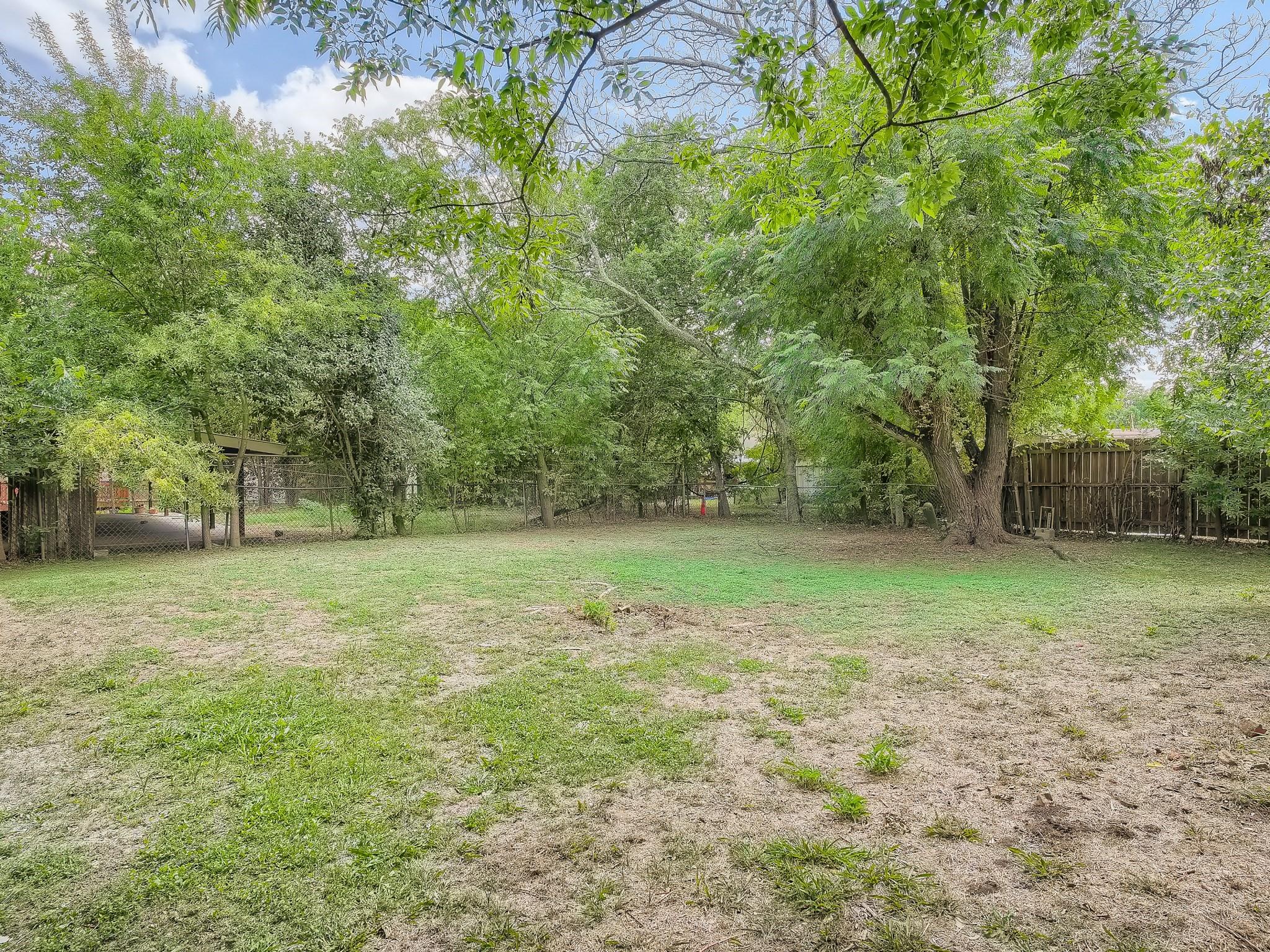 2503 Lakehurst DR