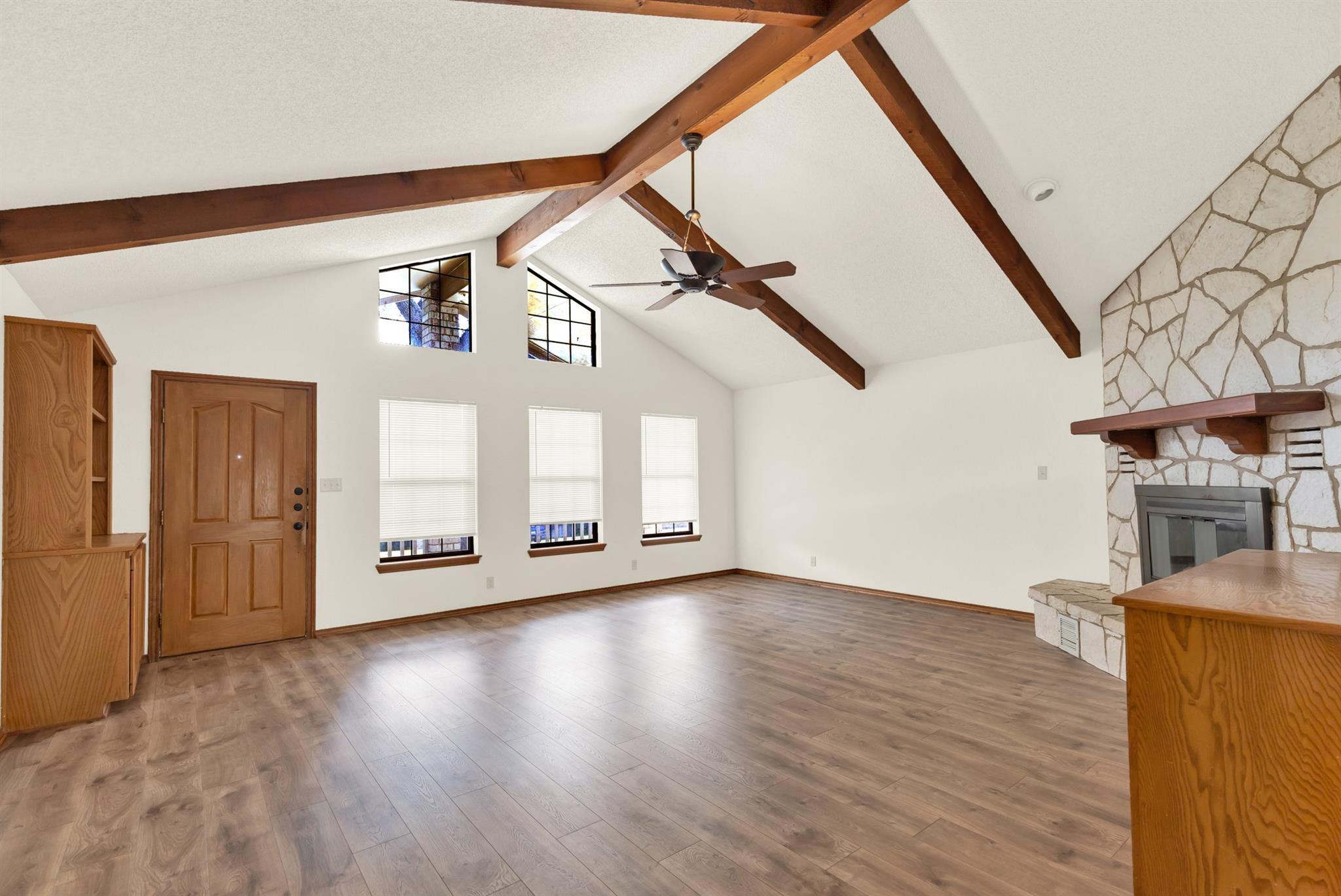 850 Mission Hills DR
