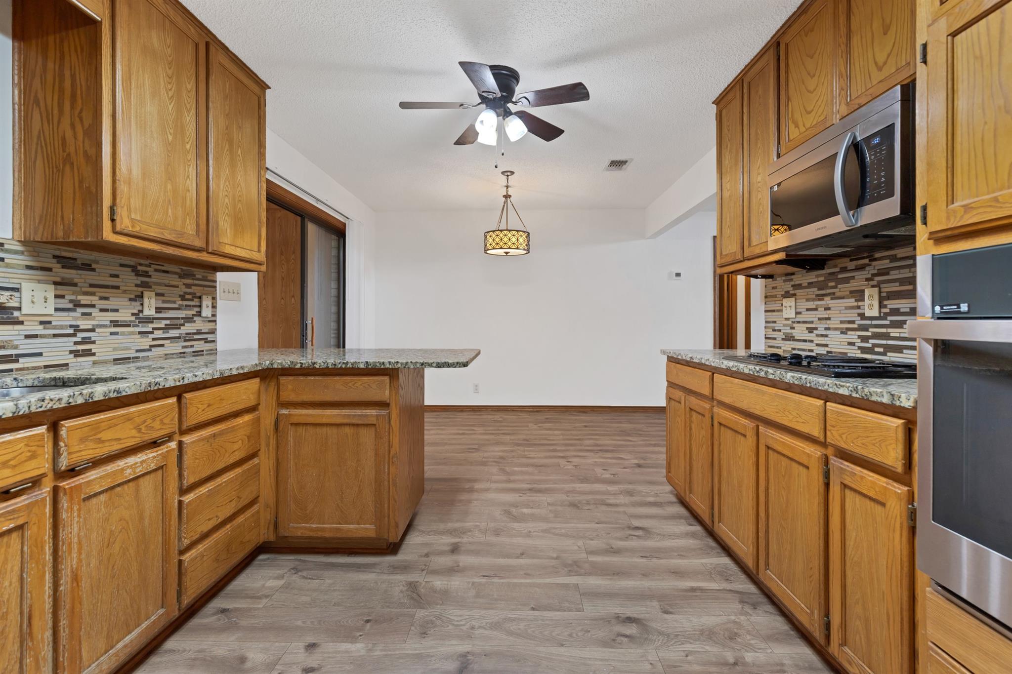 850 Mission Hills DR