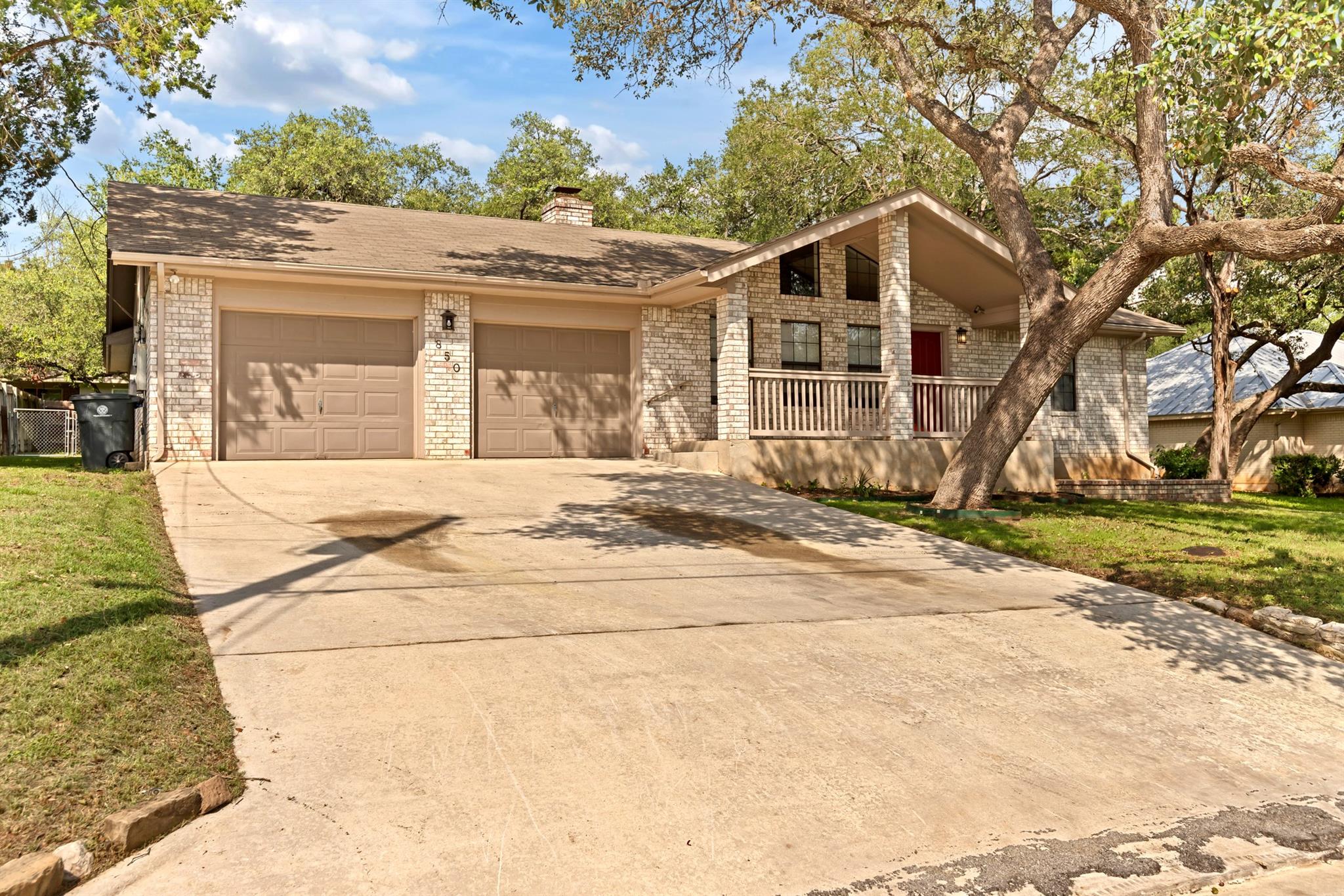 850 Mission Hills DR