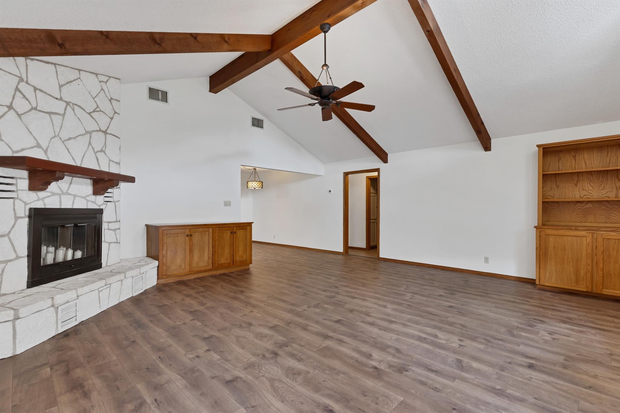 850 Mission Hills DR