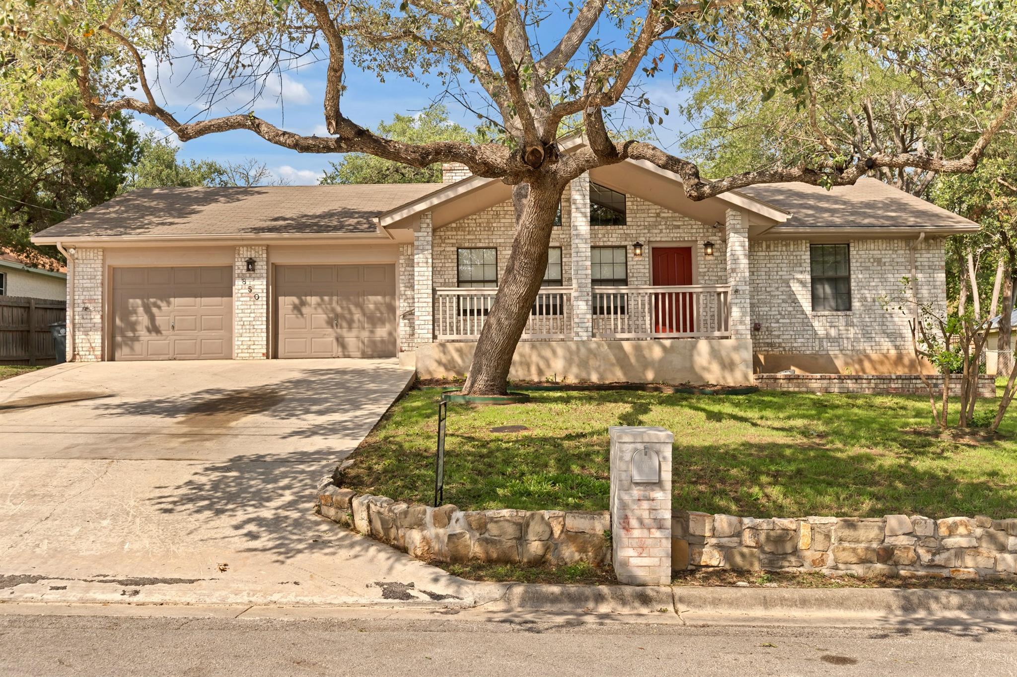 850 Mission Hills DR
