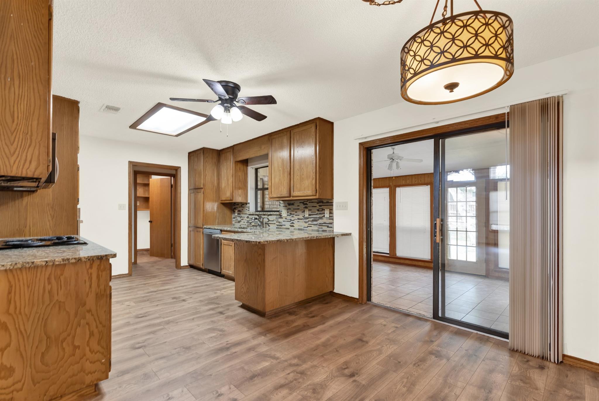 850 Mission Hills DR