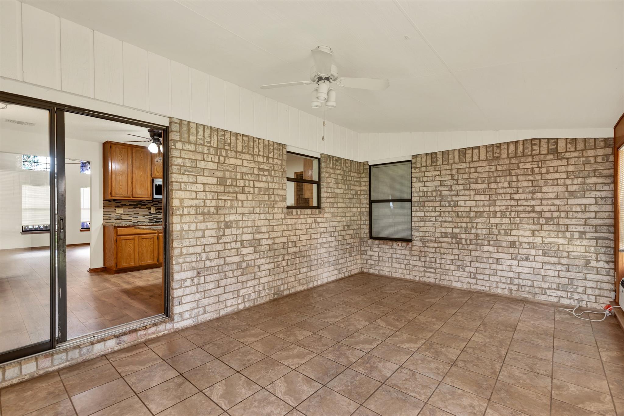 850 Mission Hills DR