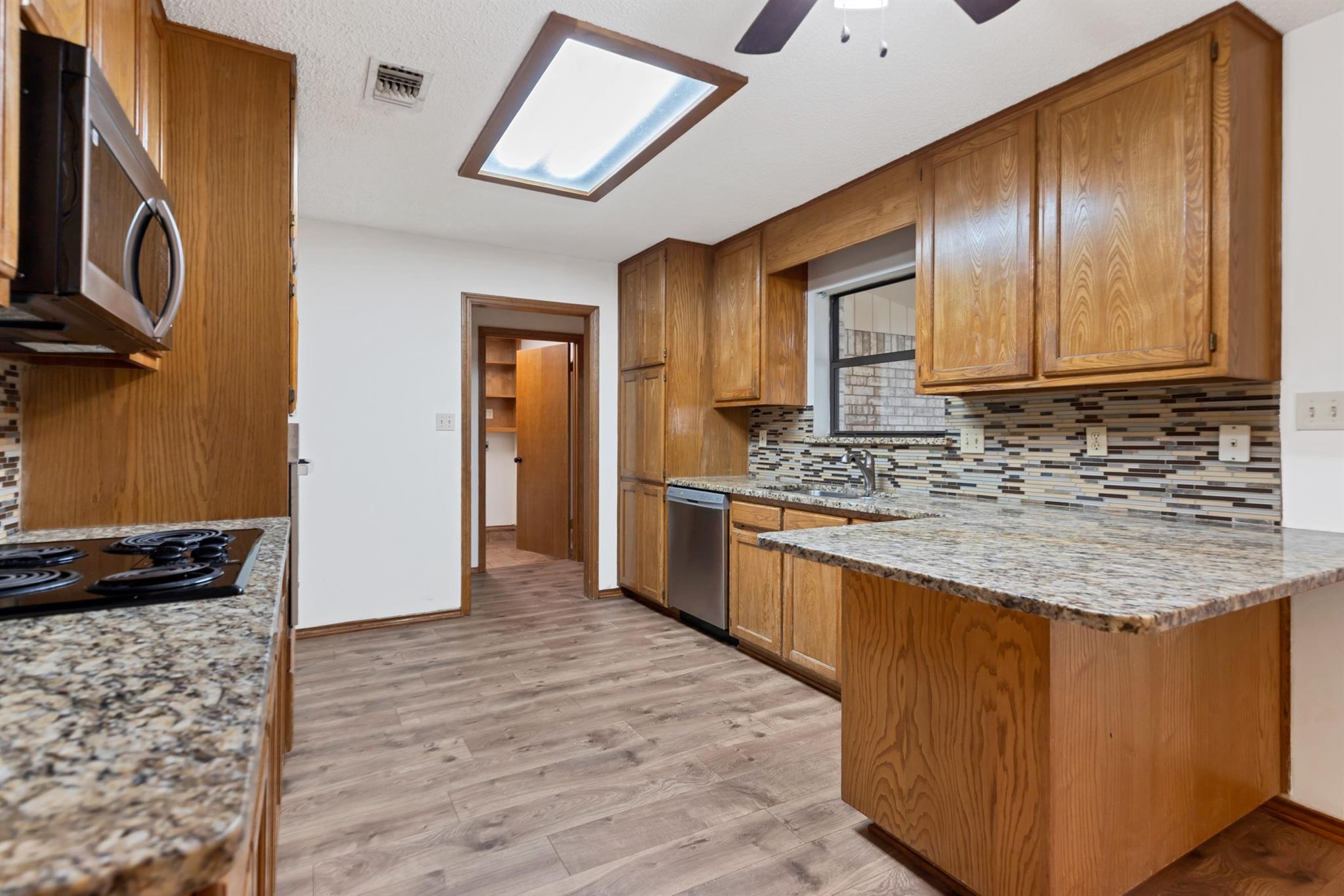 850 Mission Hills DR