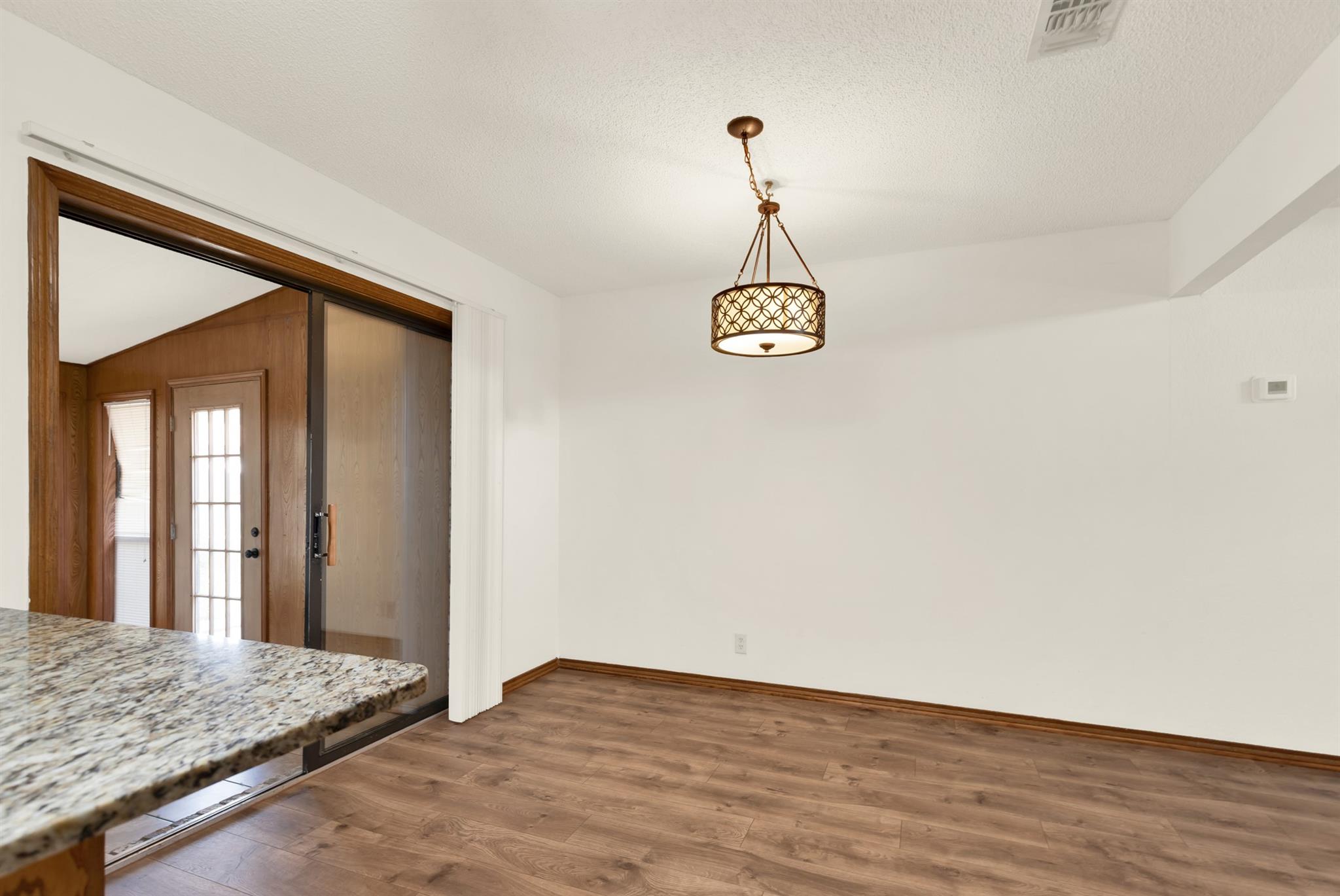 850 Mission Hills DR