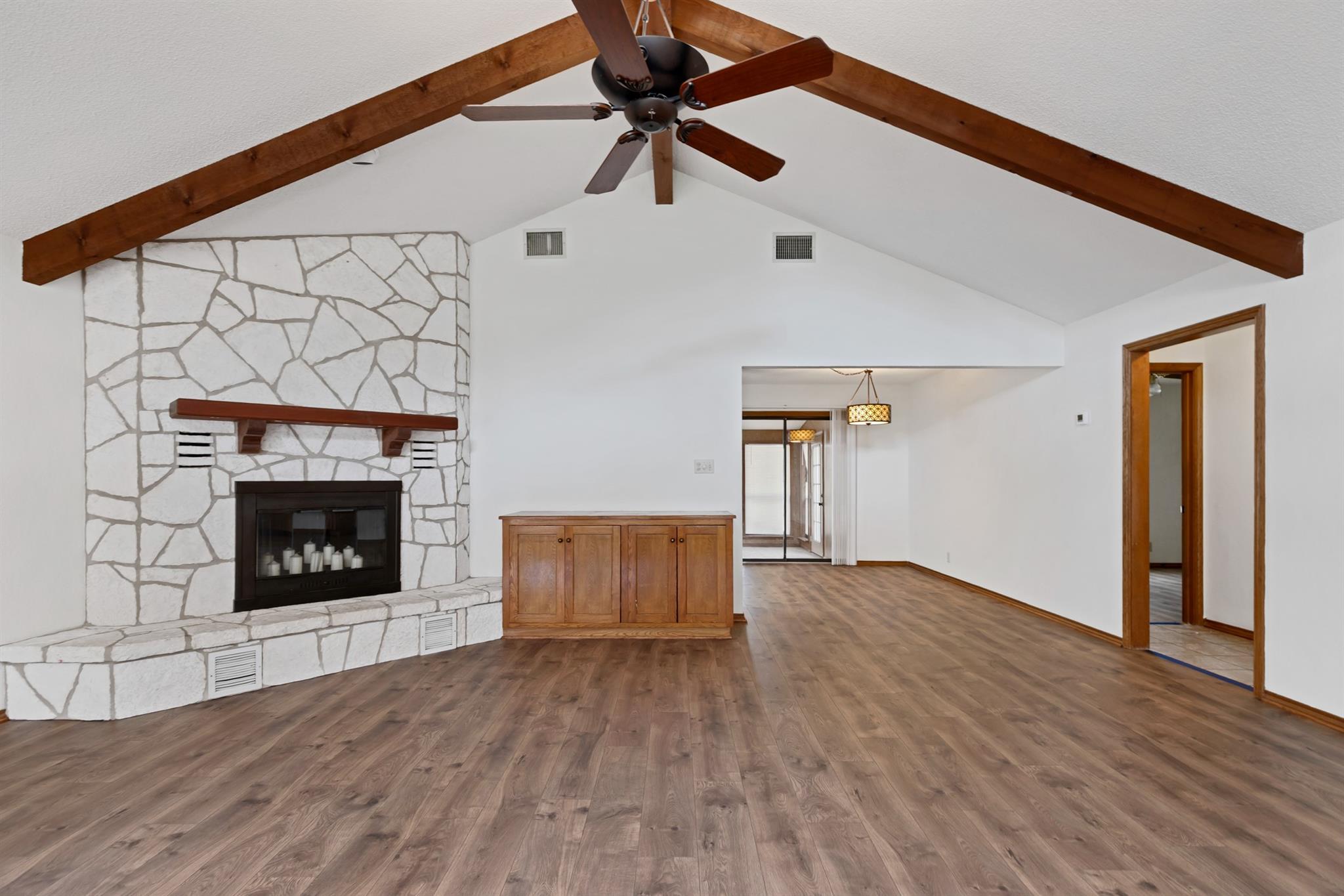 850 Mission Hills DR