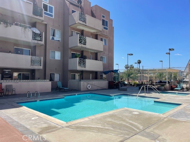 450 E 4th Street 304