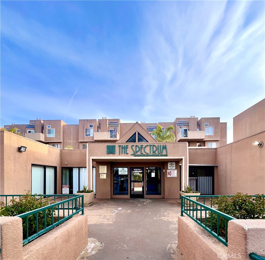 450 E 4th Street 304