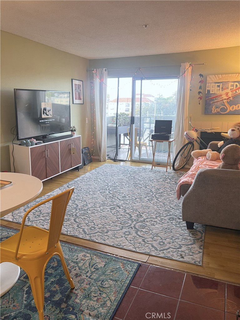 450 E 4th Street 304