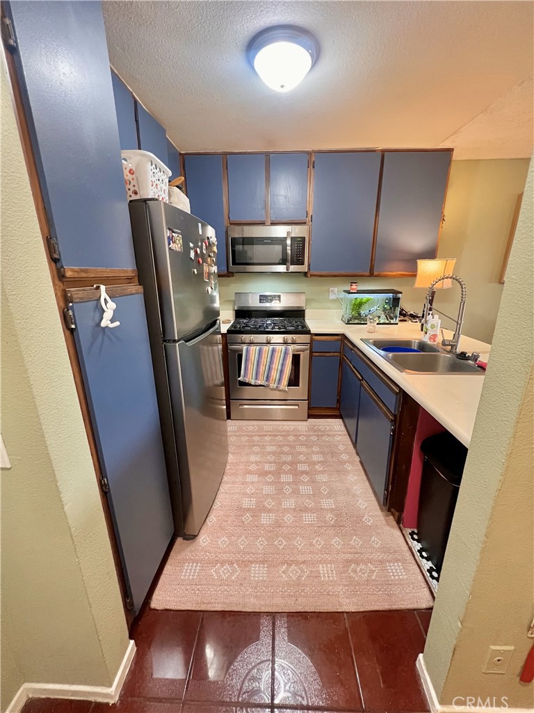 450 E 4th Street 304