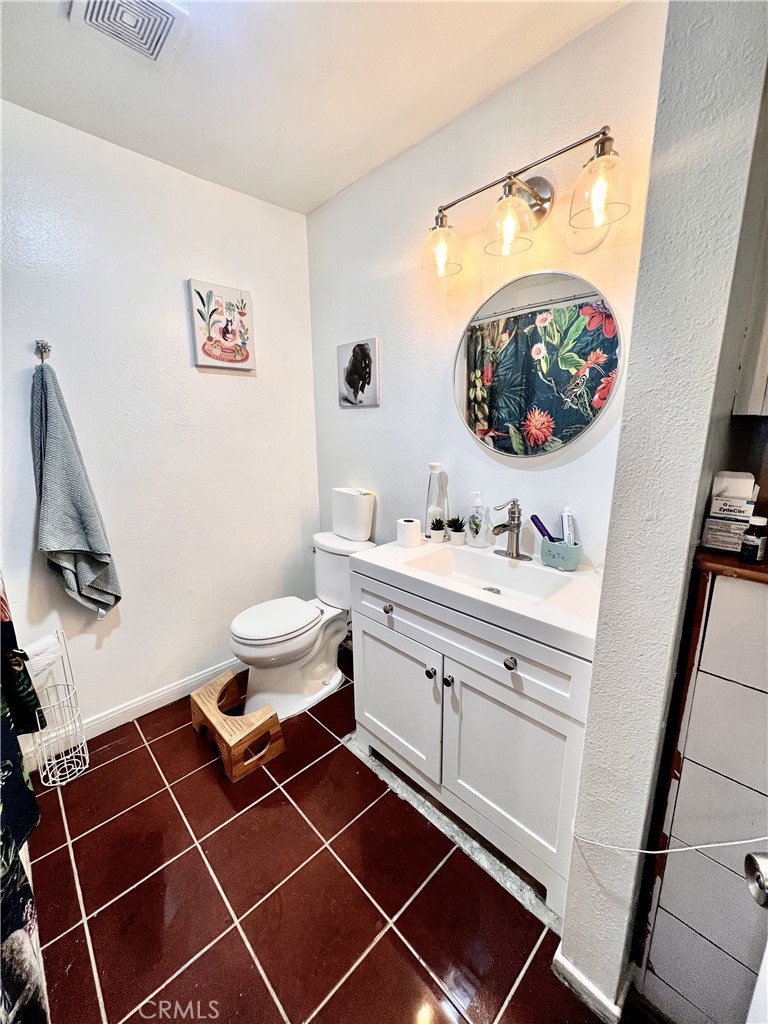 450 E 4th Street 304